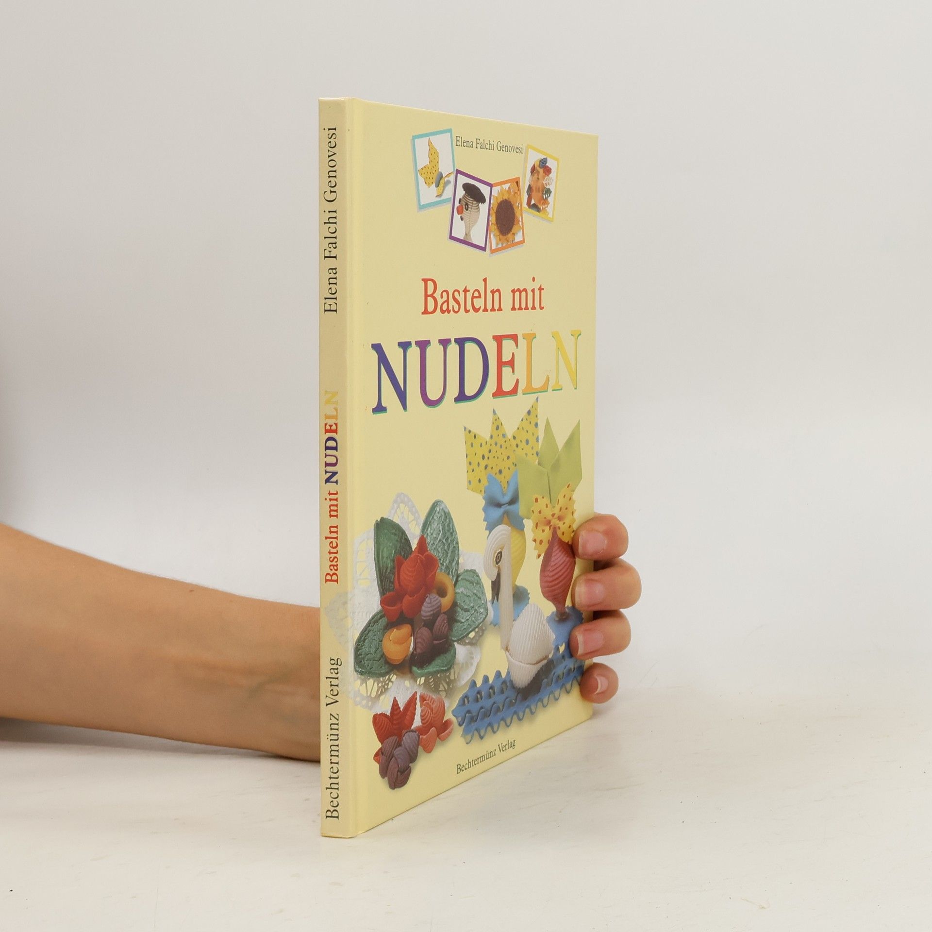 Elena Falchi Genovesi Basteln mit Nudeln.