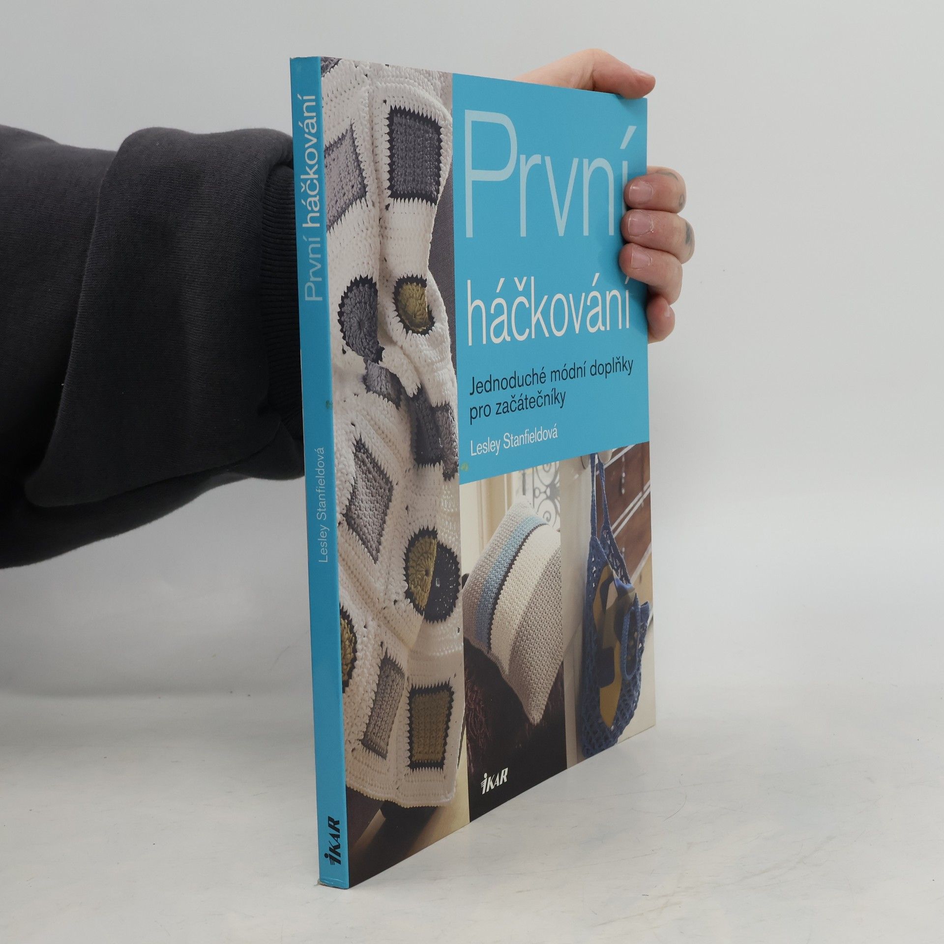 Lesley Stanfield První háčkování