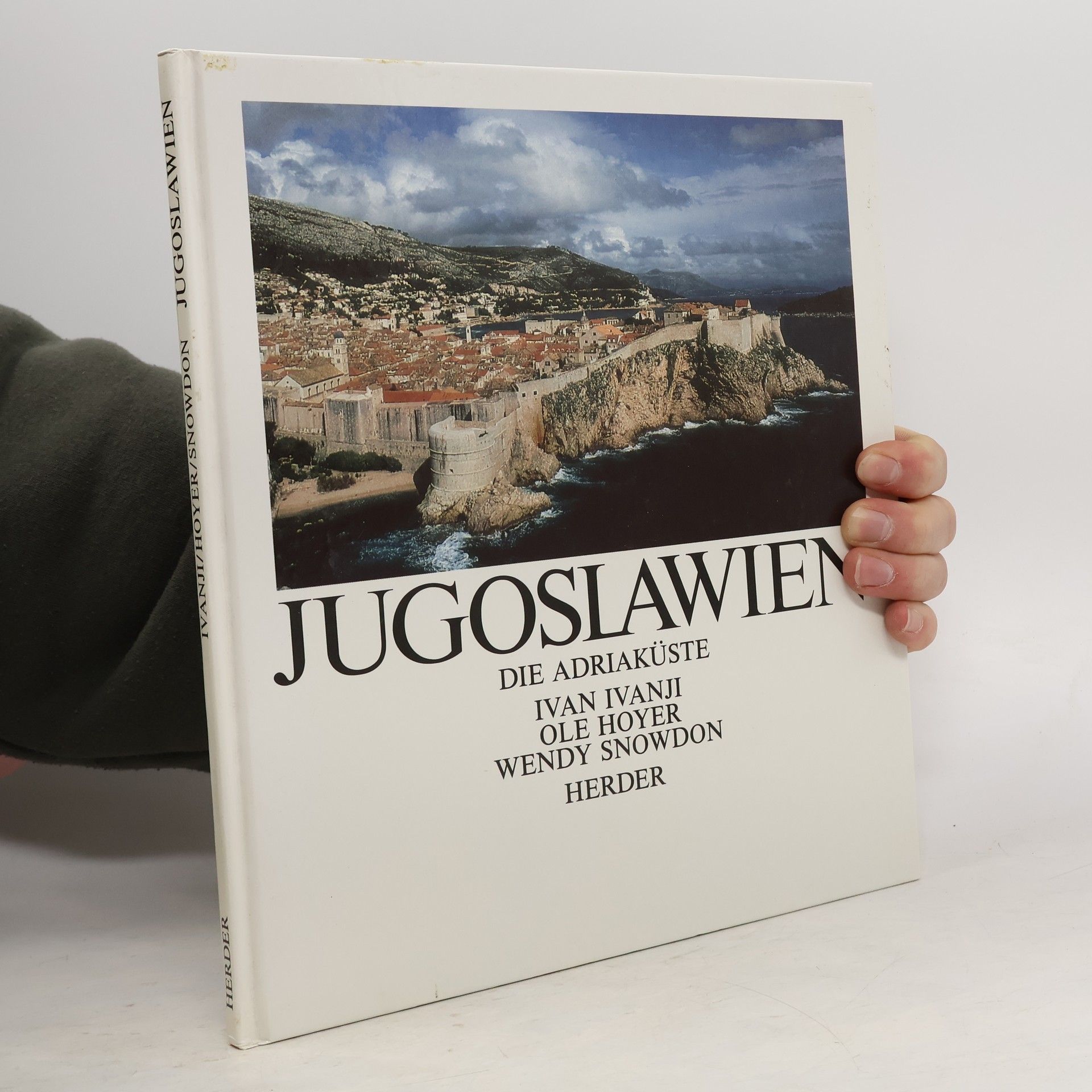 Collectif d'auteurs Jugoslawien