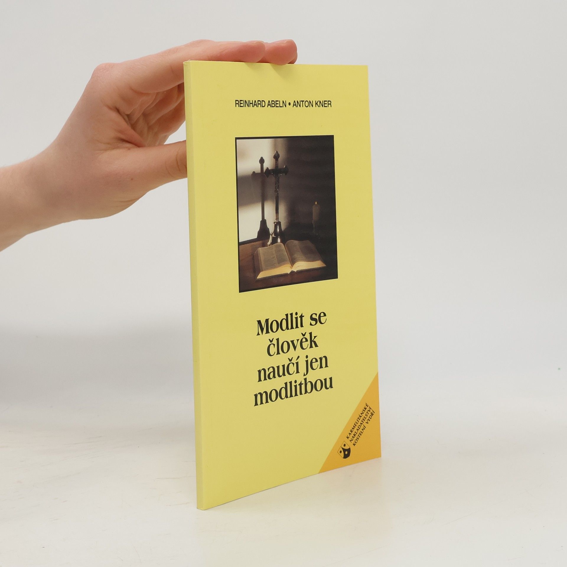 Modlit se člověk naučí jen modlitbou