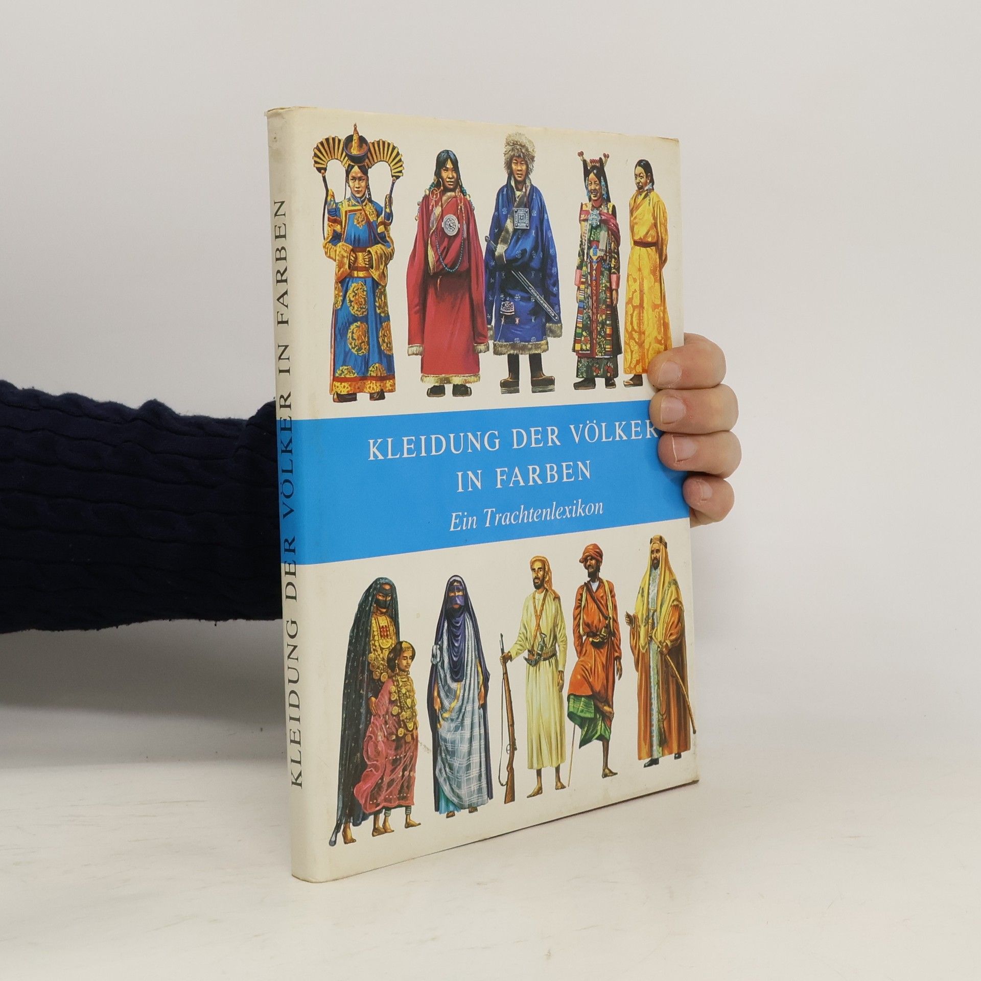 Kleidung der Völker in Farben