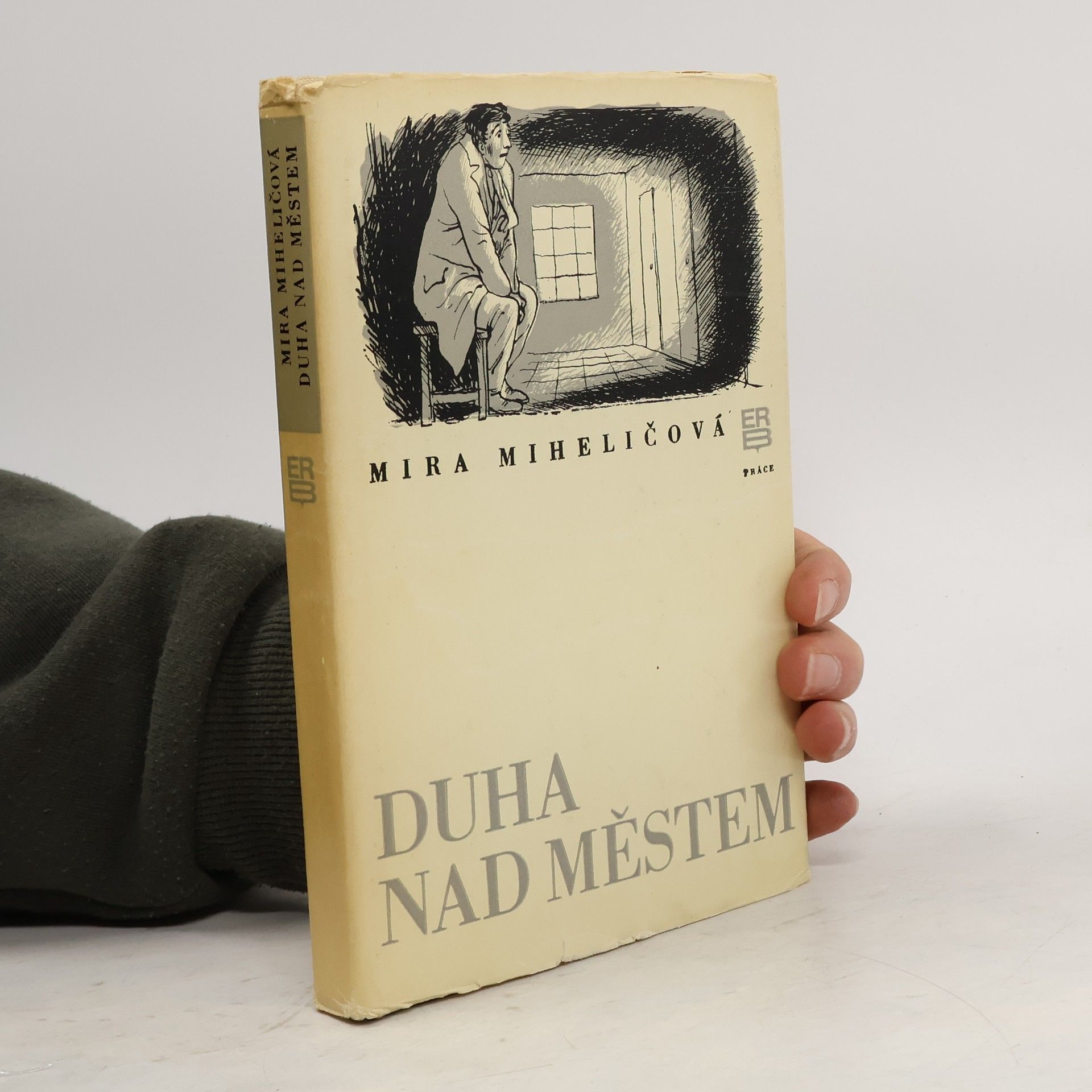 Mira Mihelič Duha nad městem