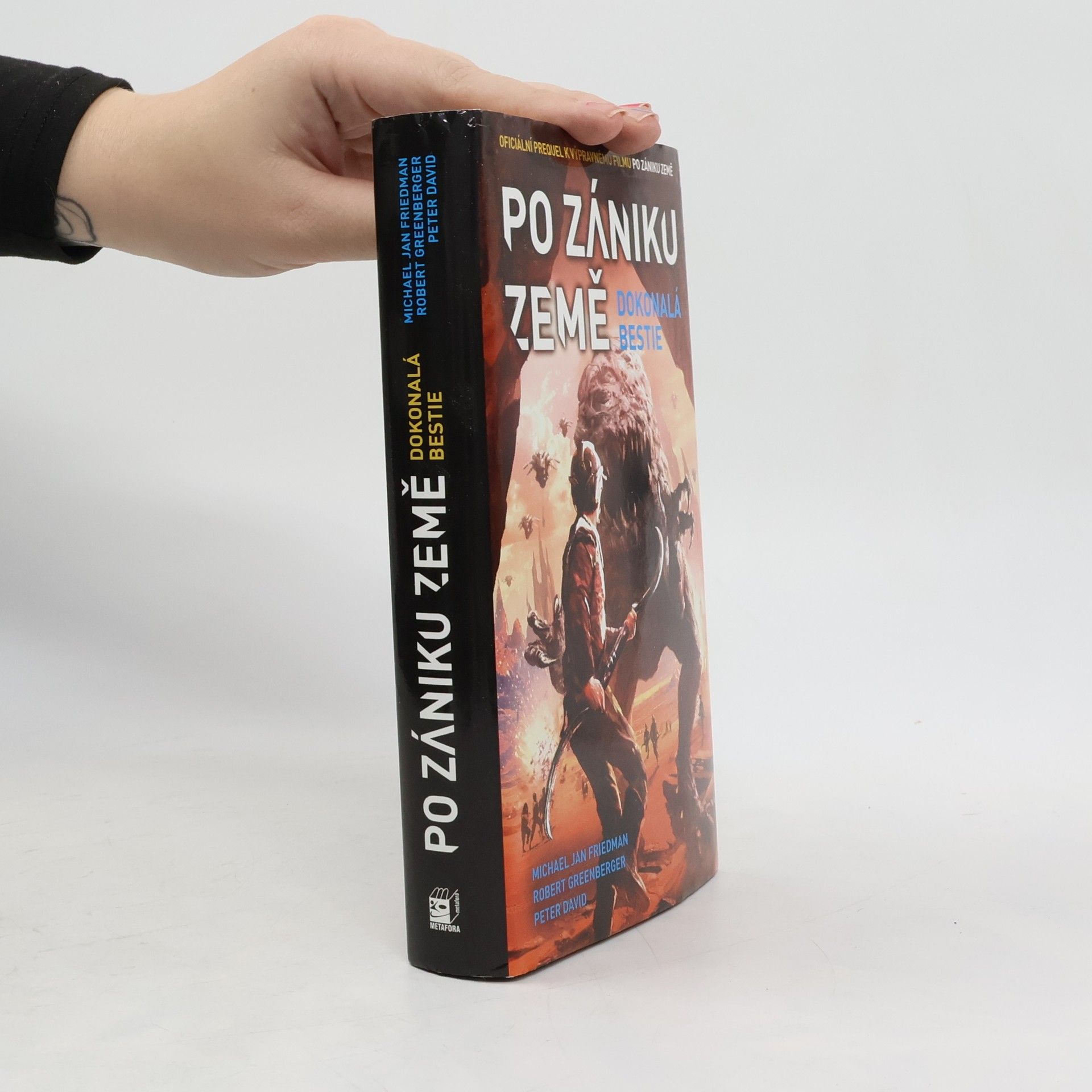 Peter Peter Allen David Po zániku Země: dokonalá bestie