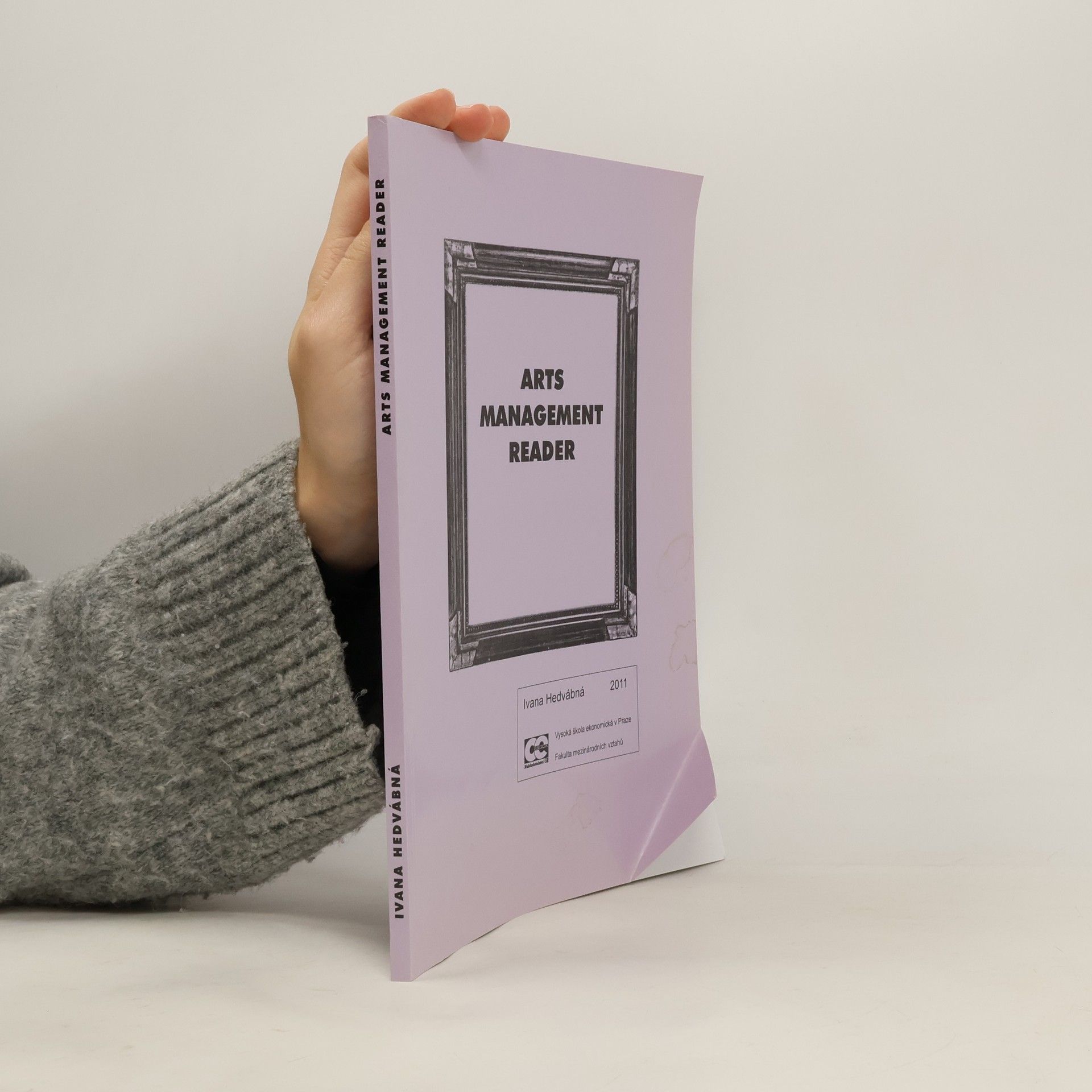 Ivana Hedvábná Arts management reader