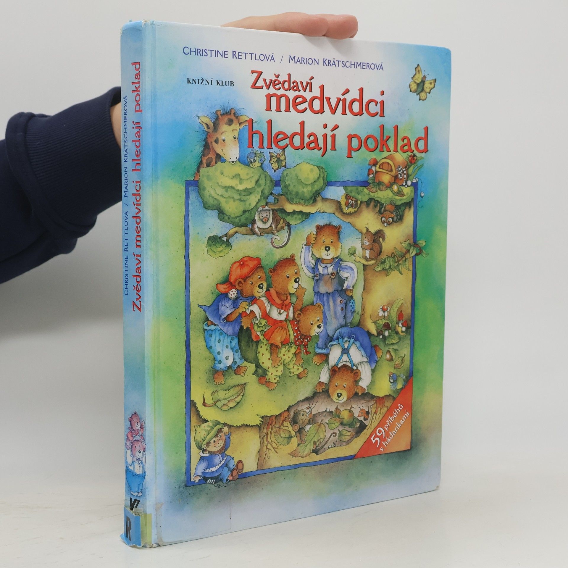 Zvědaví medvídci hledají poklad