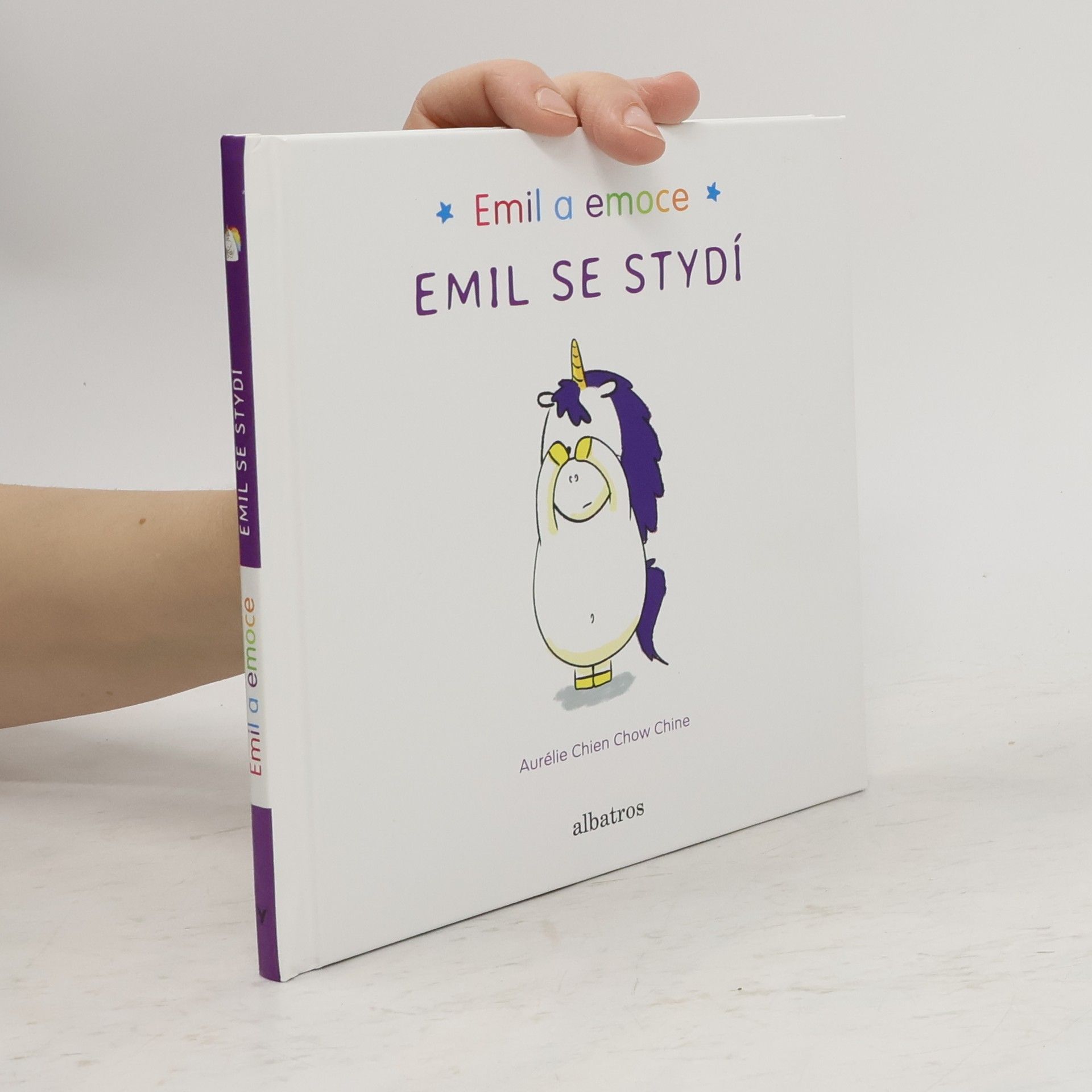 Aurélie Chien Chow Chine Emil se stydí