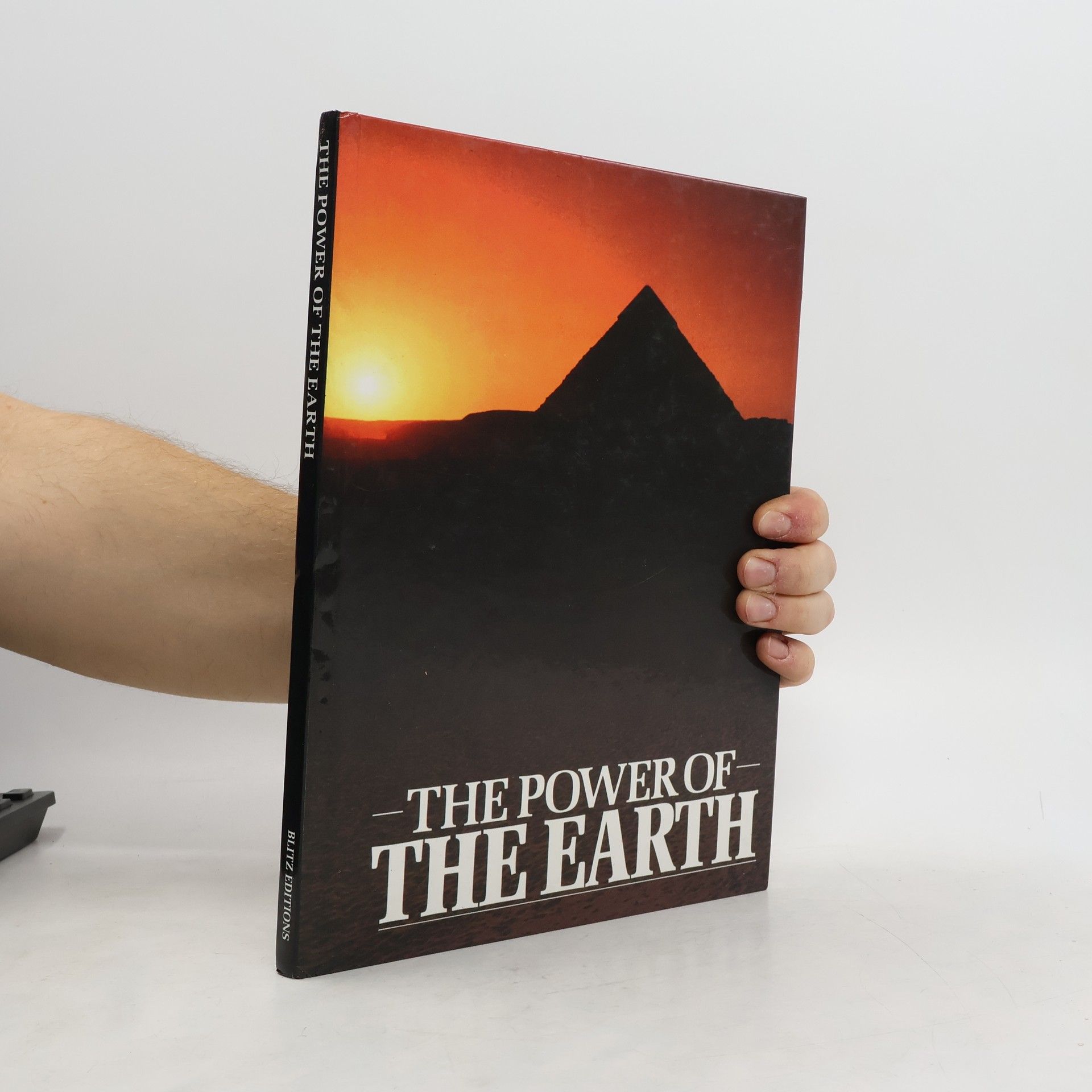 Collectif d'auteurs The Power of the Earth