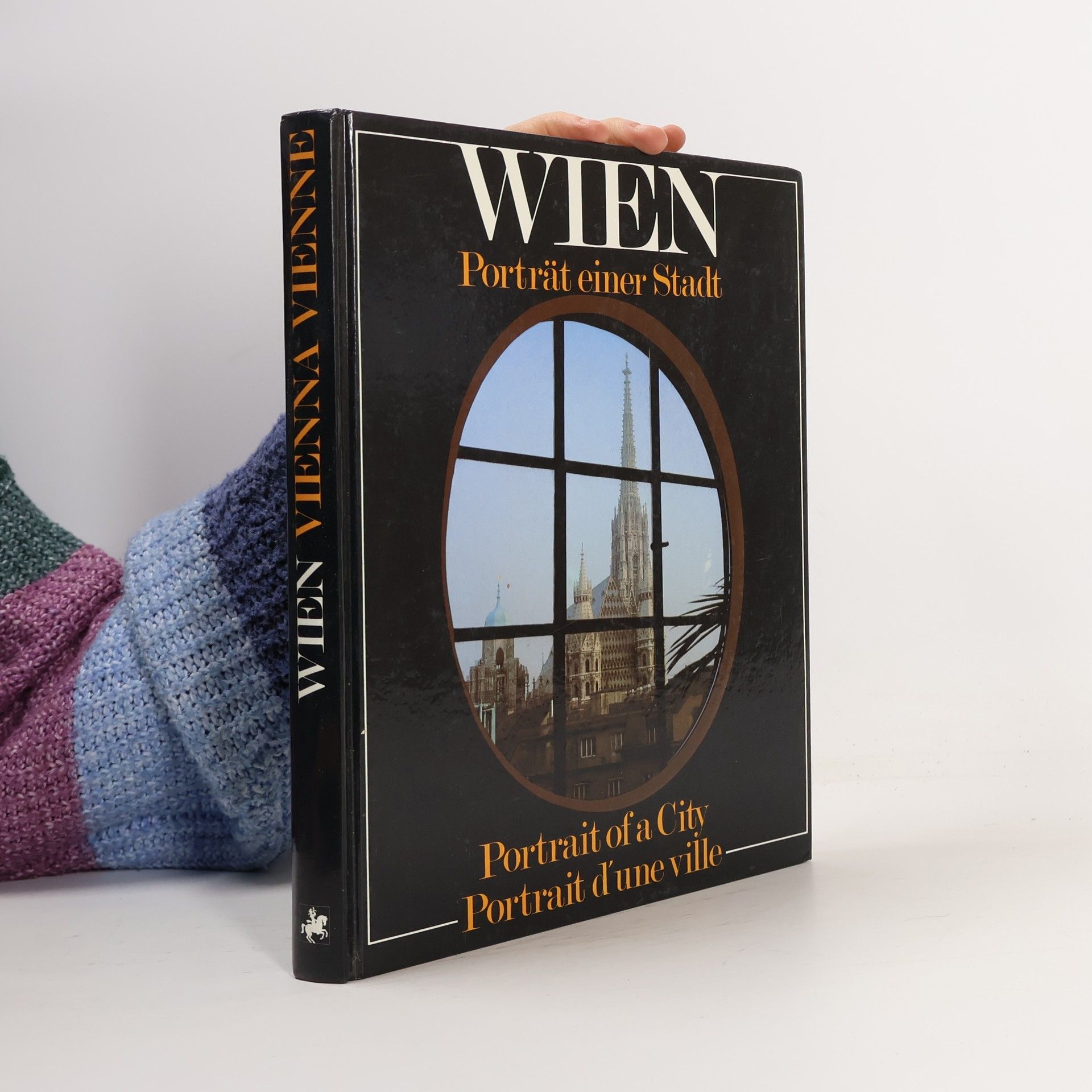 Wien. Porträt einer Stadt. Portrait of a City. Portrait d'une ville.