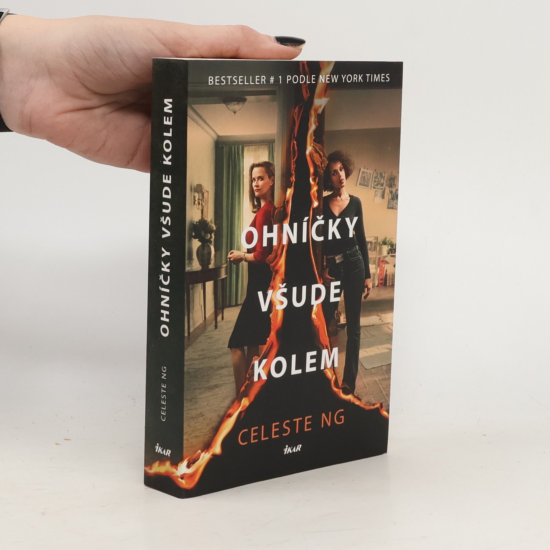 Celeste Ng Ohníčky všude kolem