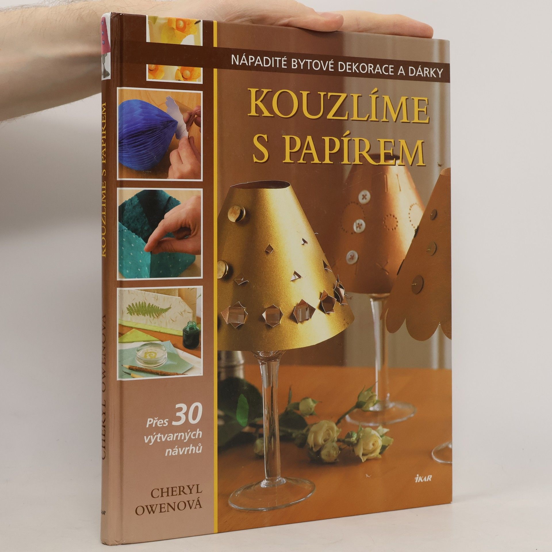 Cheryl Owen Kouzlíme s papírem