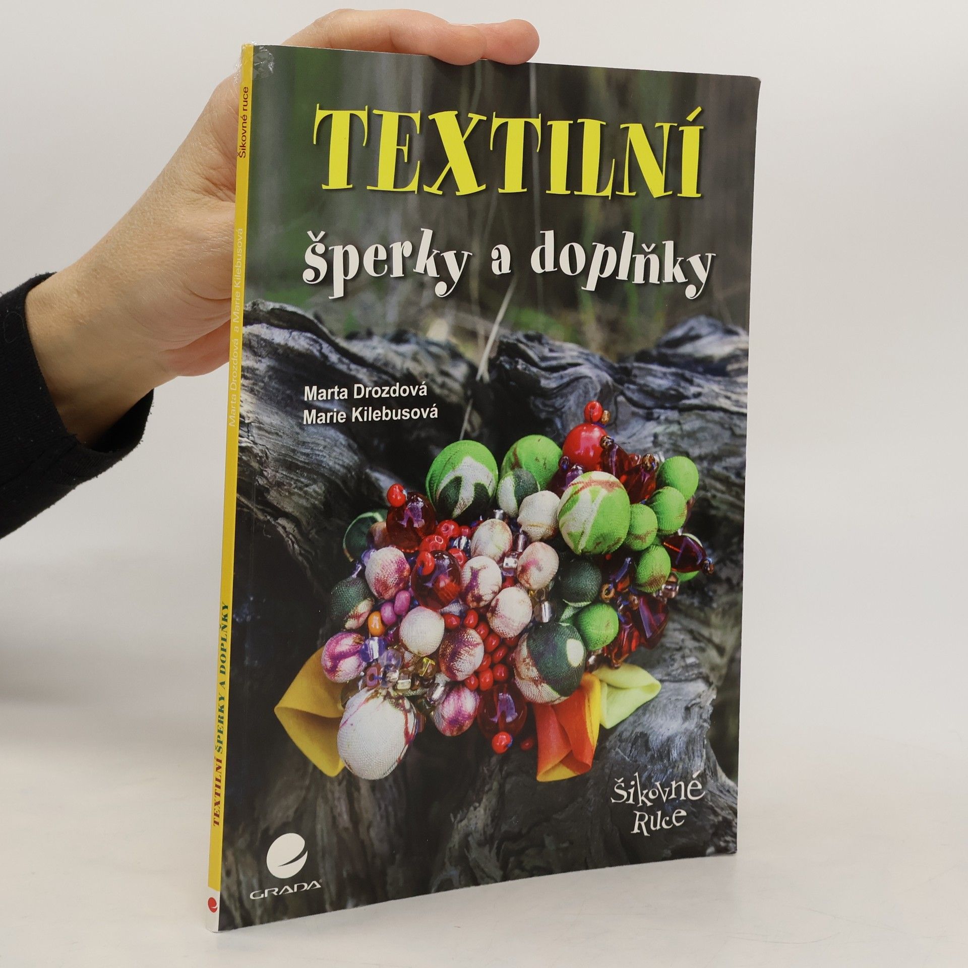 Marta Drozdová Textilní šperky a doplňky