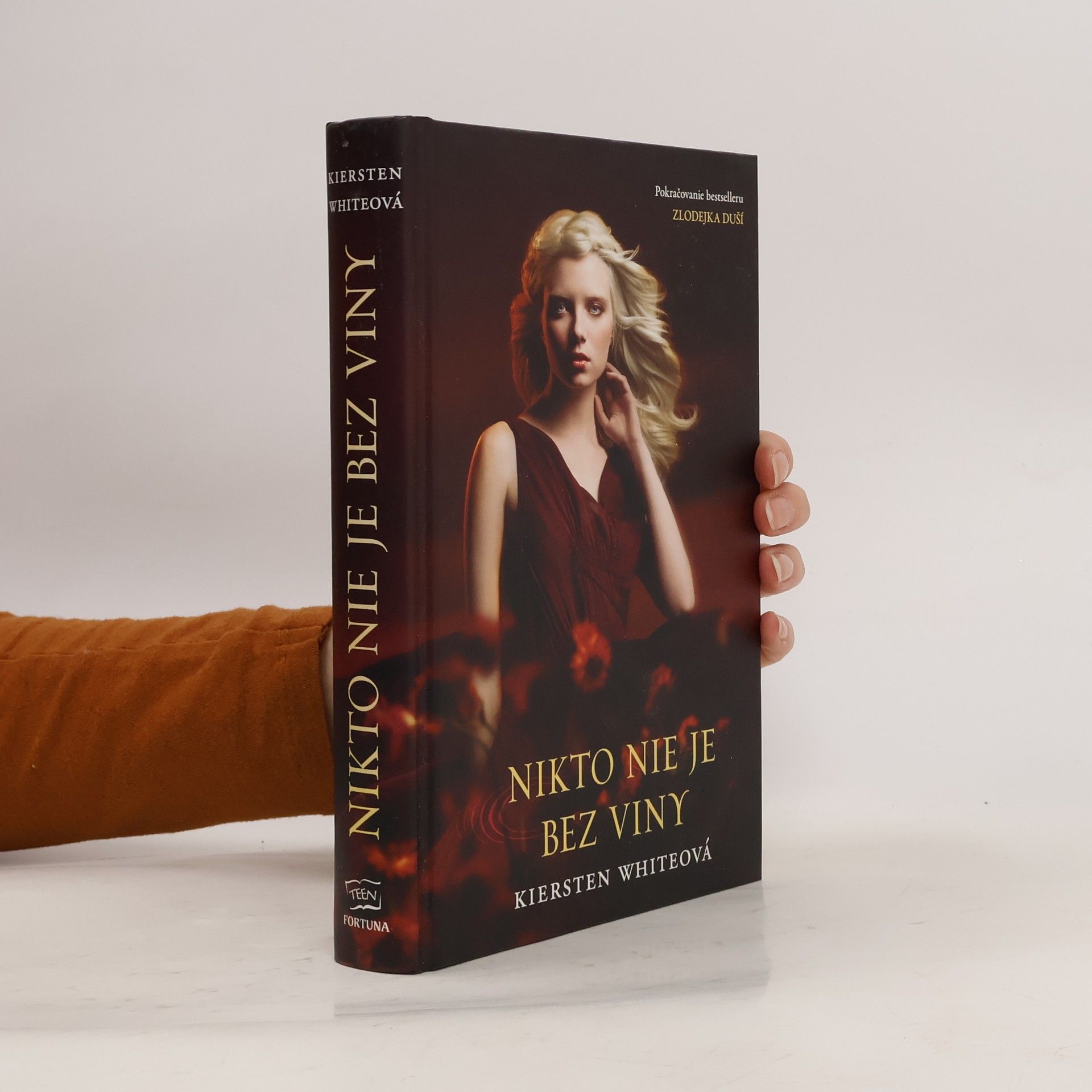 Kiersten White Nikto nie je bez viny