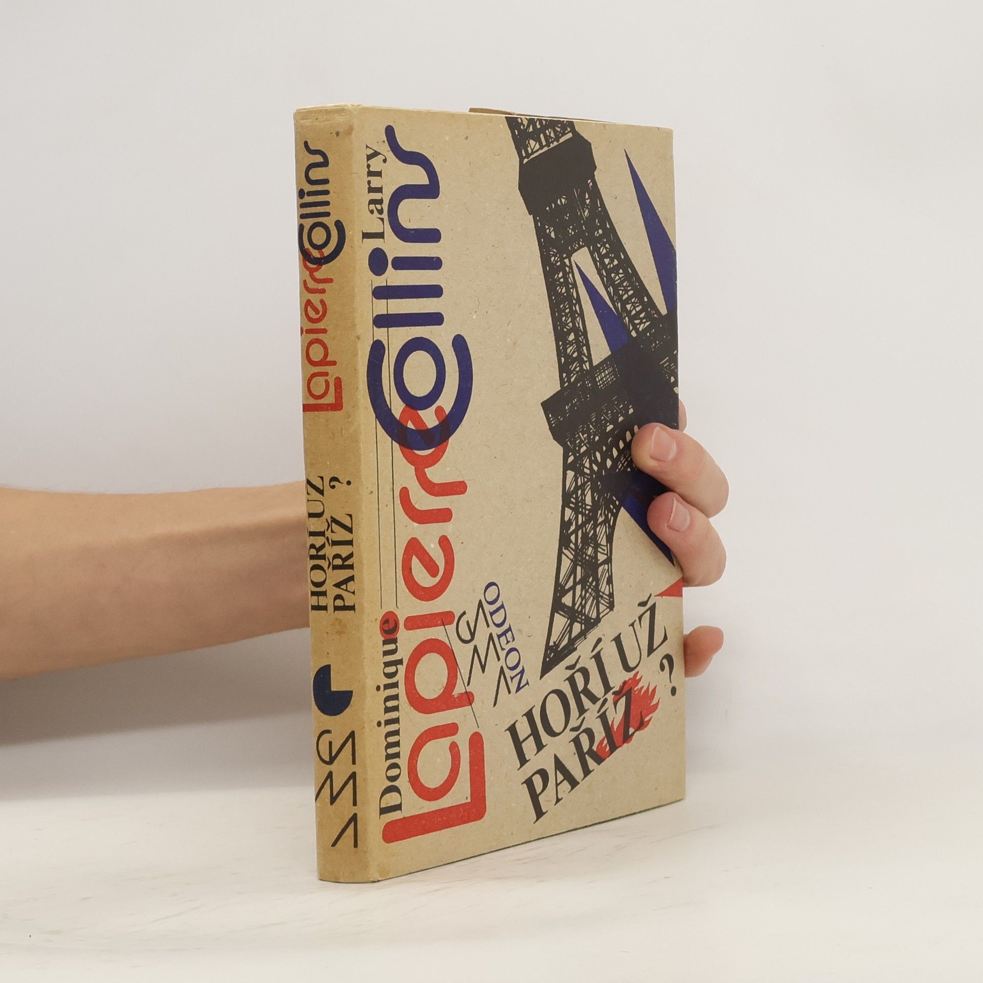 Hoří už Paříž?