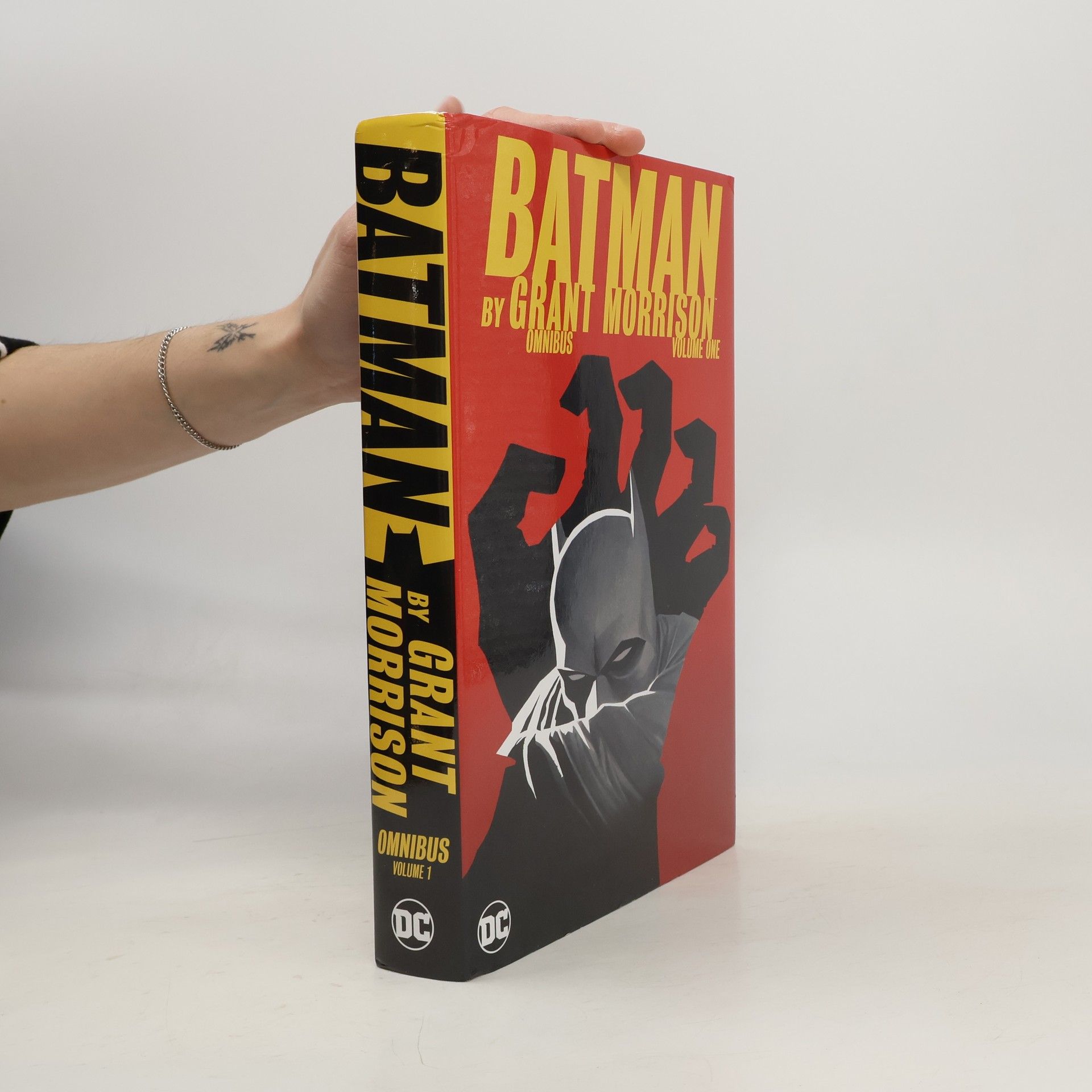 Batman by Grant Morrison Omnibus Volume 1