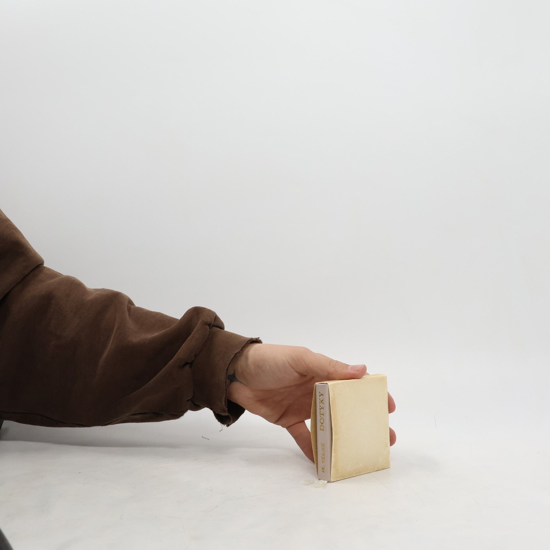 Miroslav Válek Dotyky