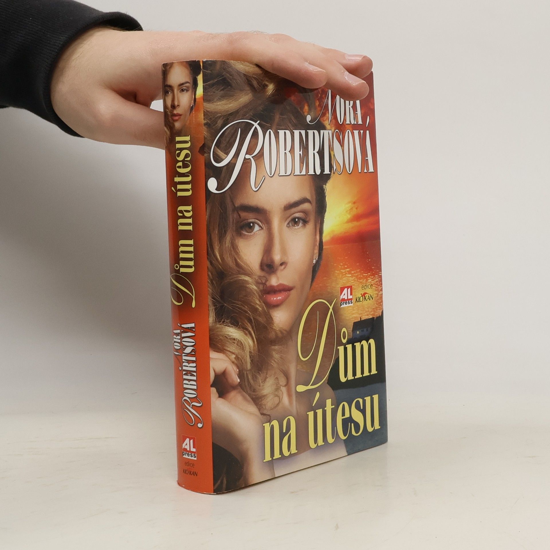 Nora Roberts Dům na útesu