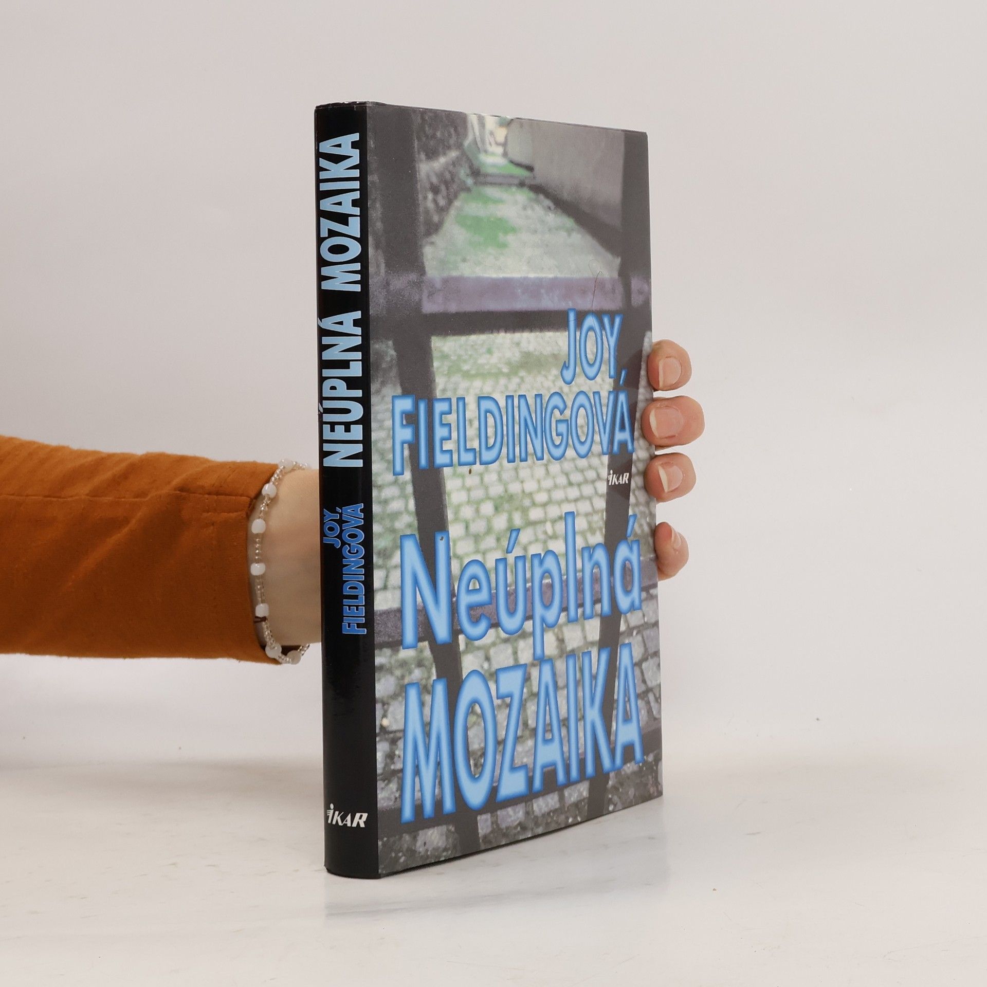 Joy Fielding Neúplná mozaika