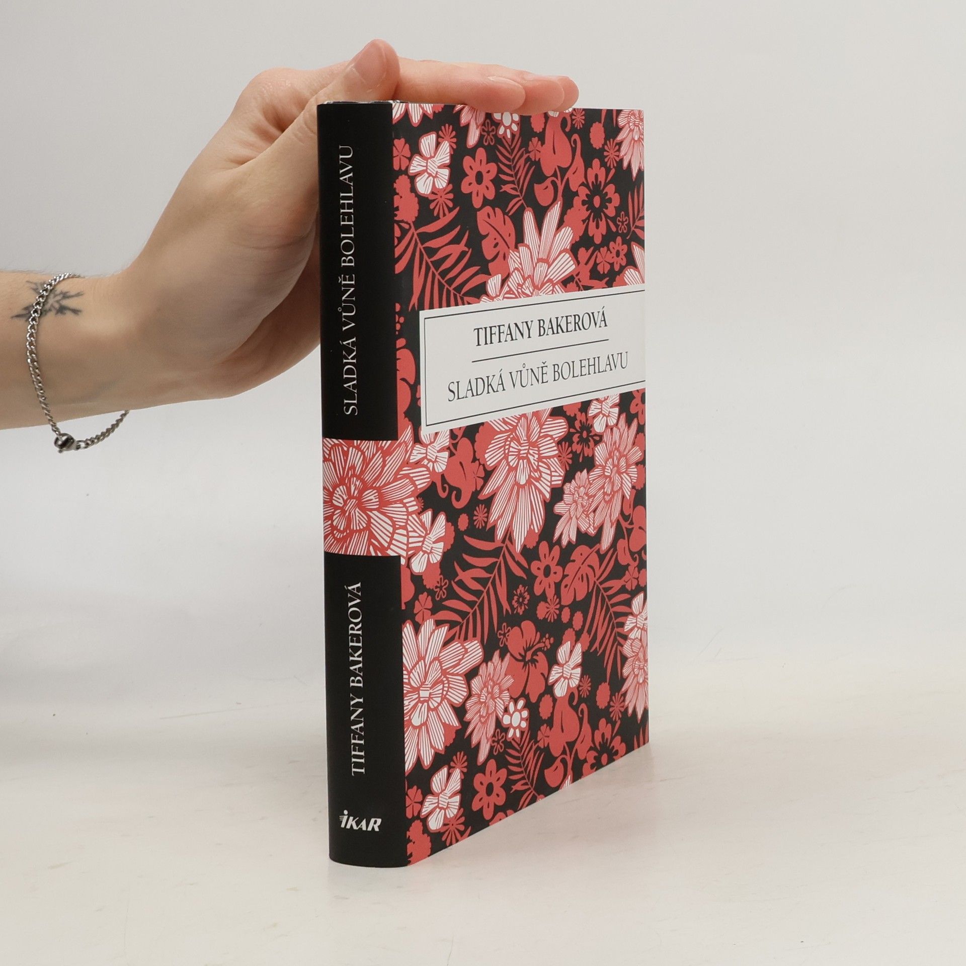 Tiffany Baker Sladká vůně bolehlavu
