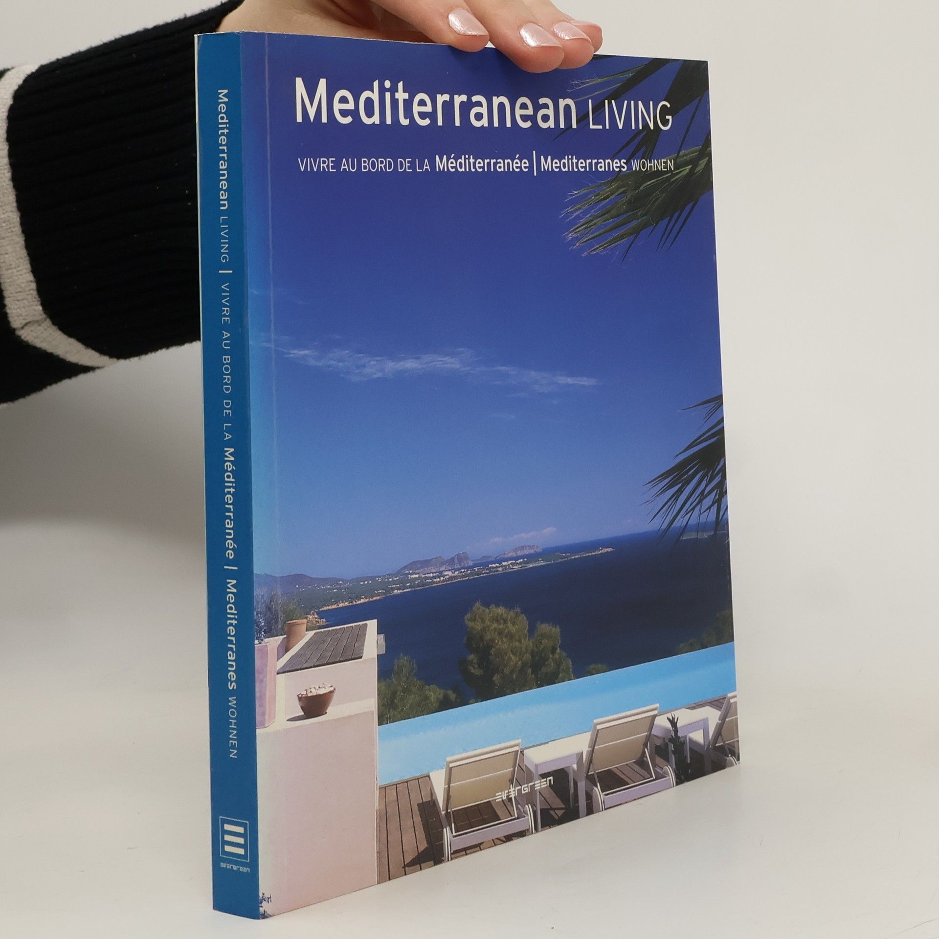 Simone Schleifer Mediterranean living