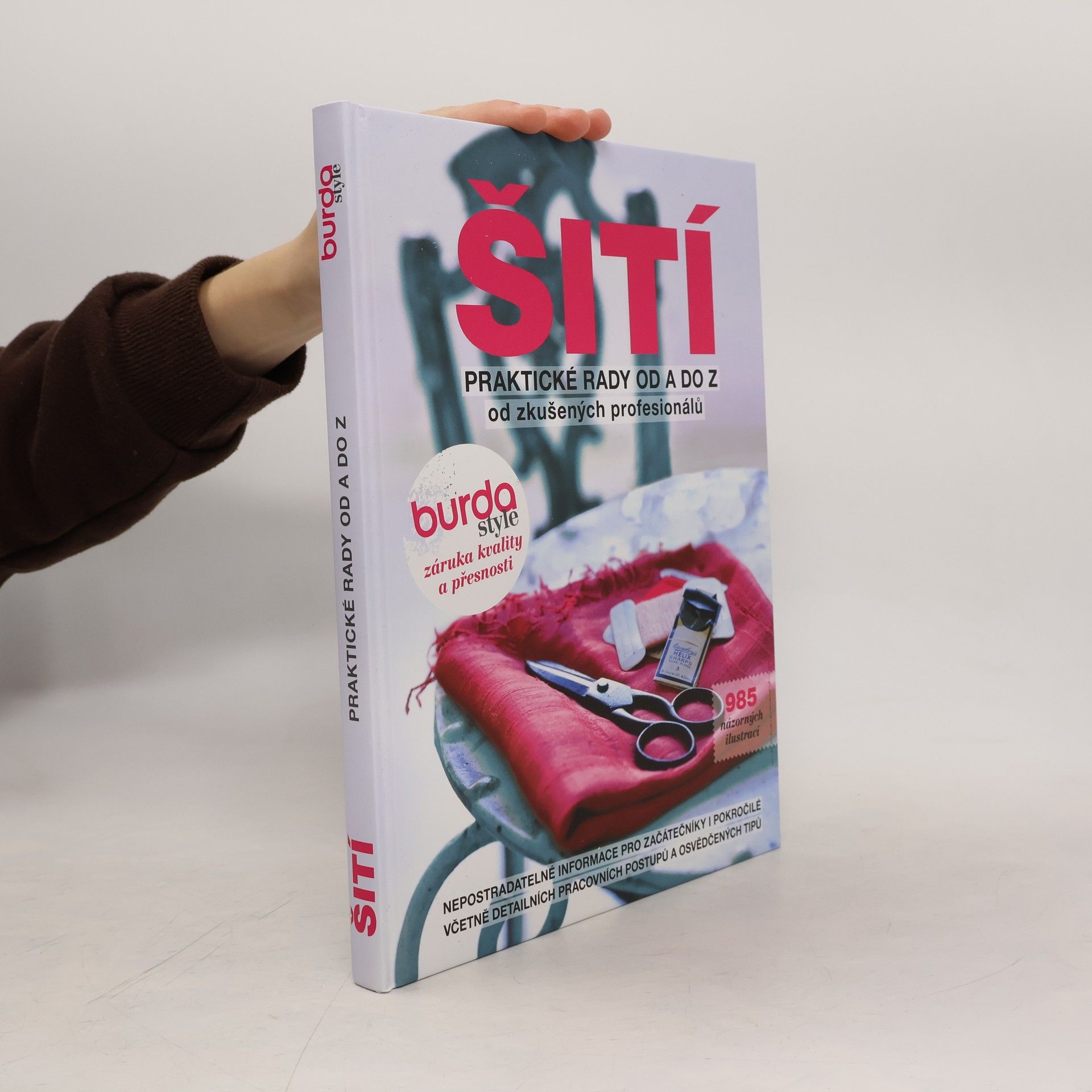 Eva Coufalová Šití – praktické rady od A do Z od zkušených profesionálů