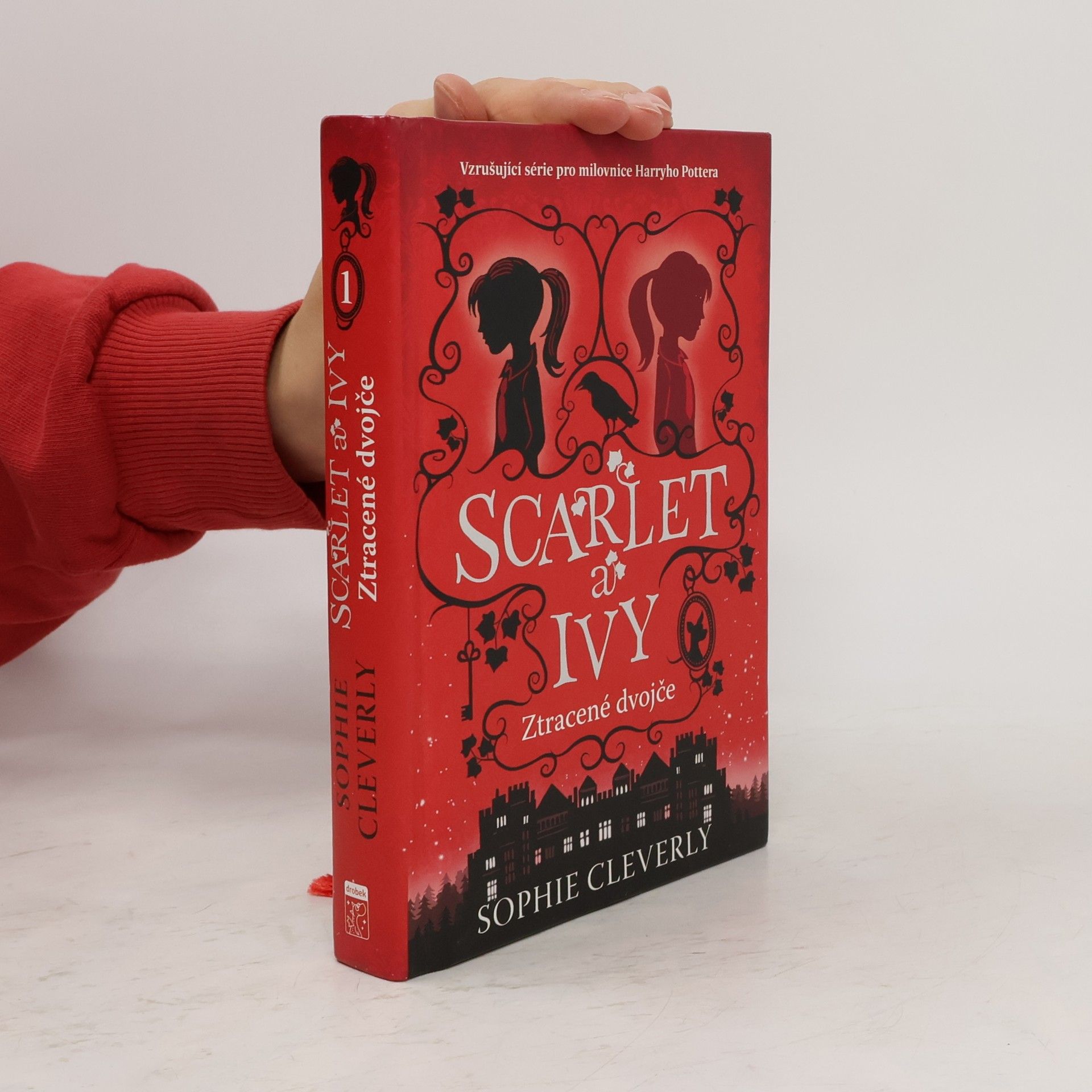 Scarlet a Ivy. Ztracené dvojče