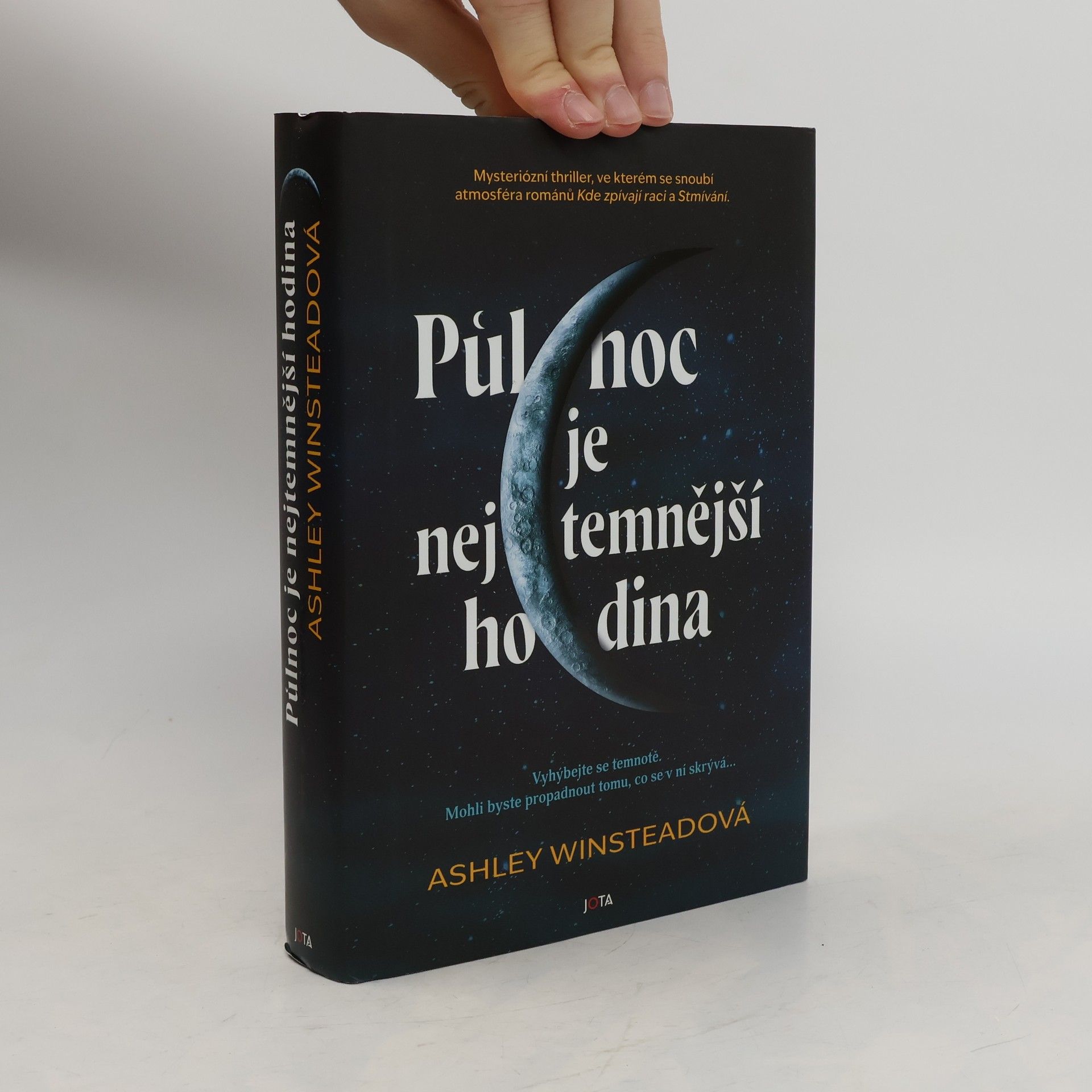 Ashley Winstead Půlnoc je nejtemnější hodina