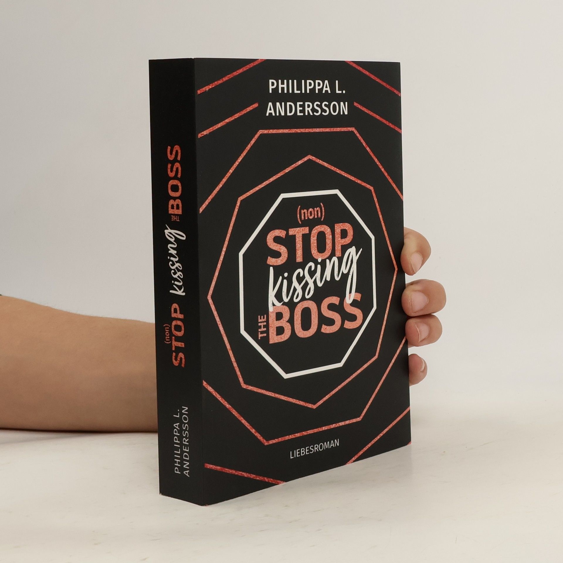 Philippa L. Andersson nonStop kissing the Boss