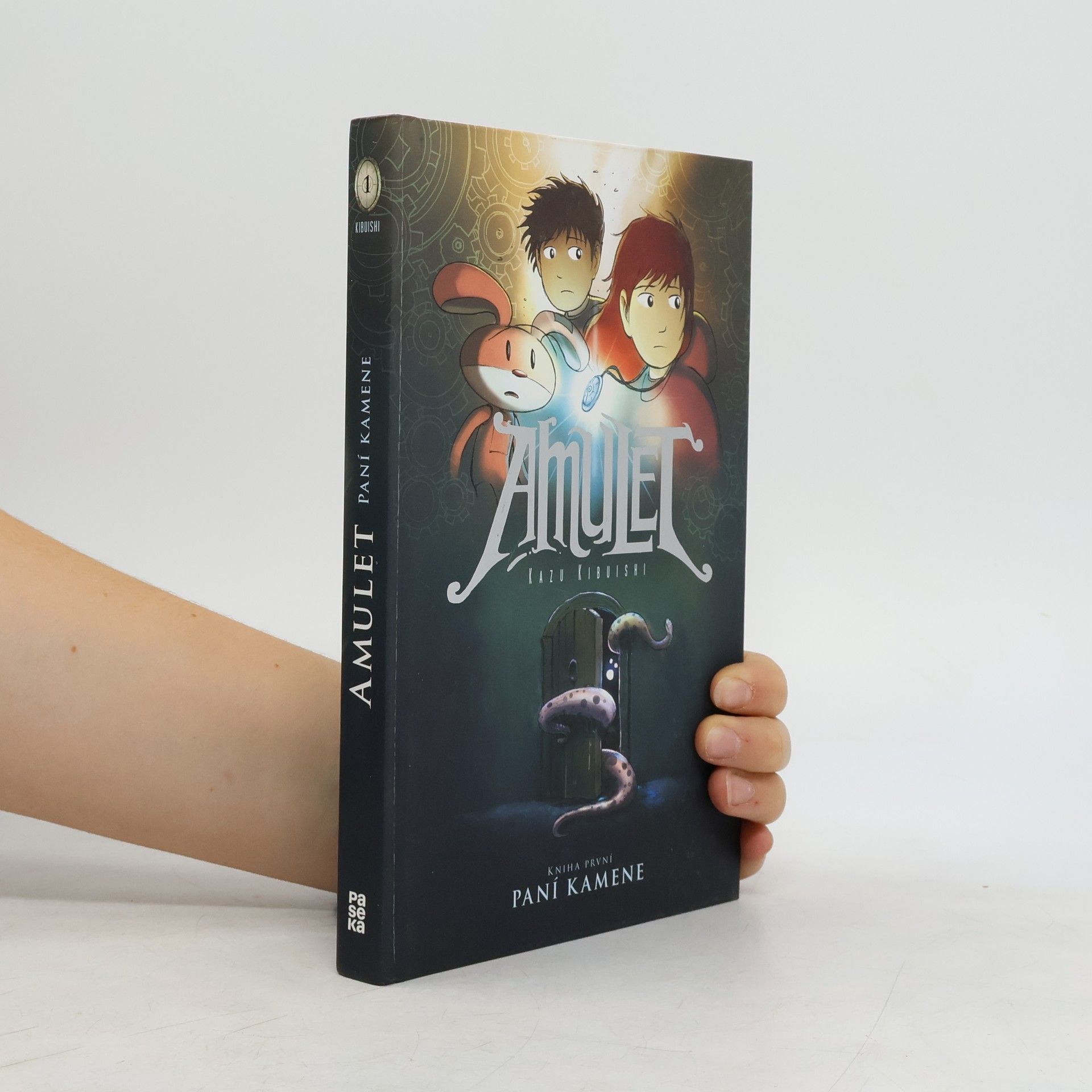 Kazu Kibuishi Paní kamene. Amulet. Kniha první