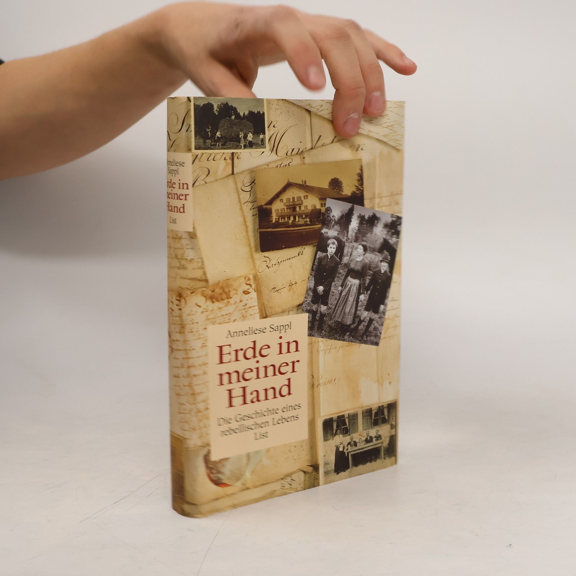 Anneliese Sappl Erde in meiner Hand