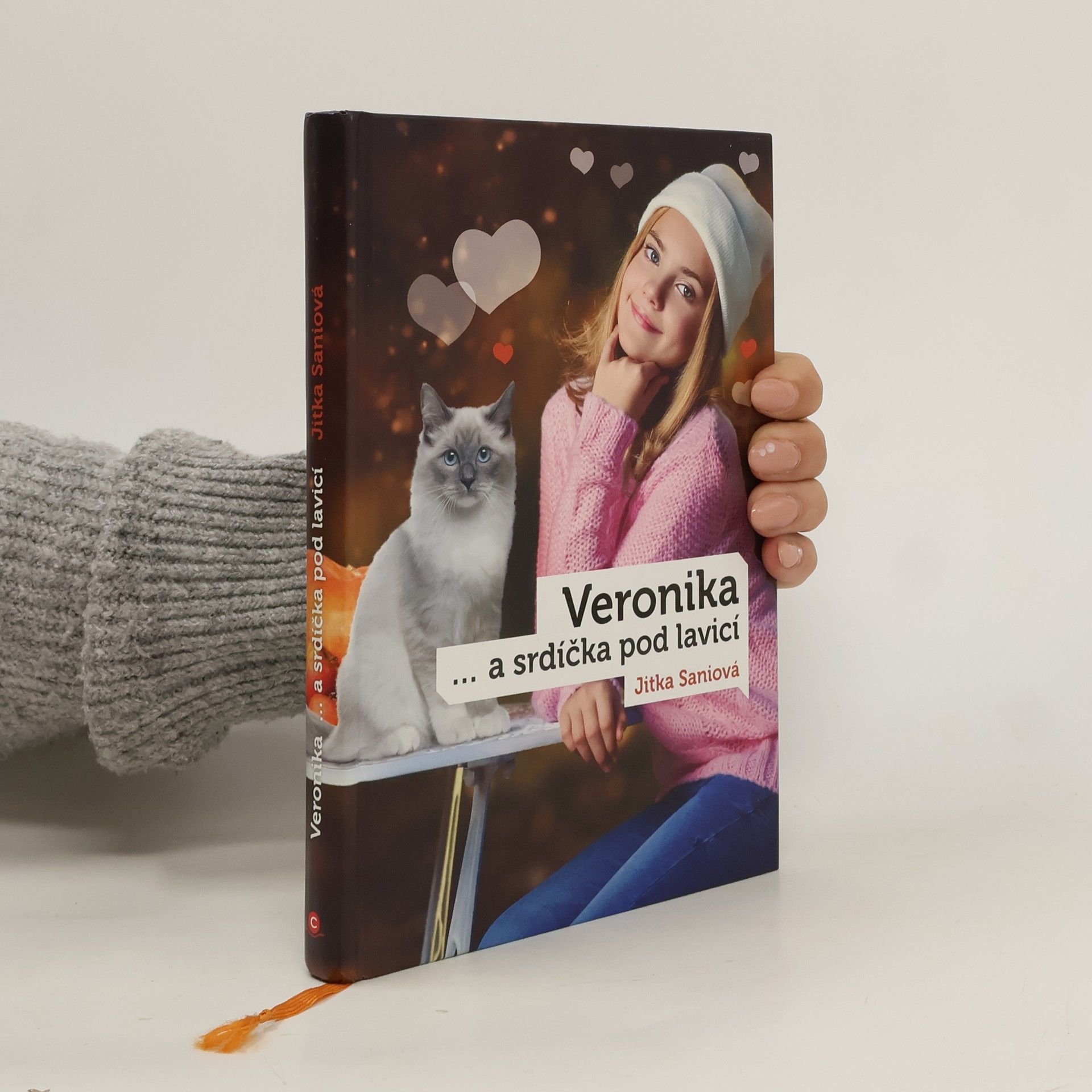 Jitka Sani Veronika a srdíčka pod lavicí