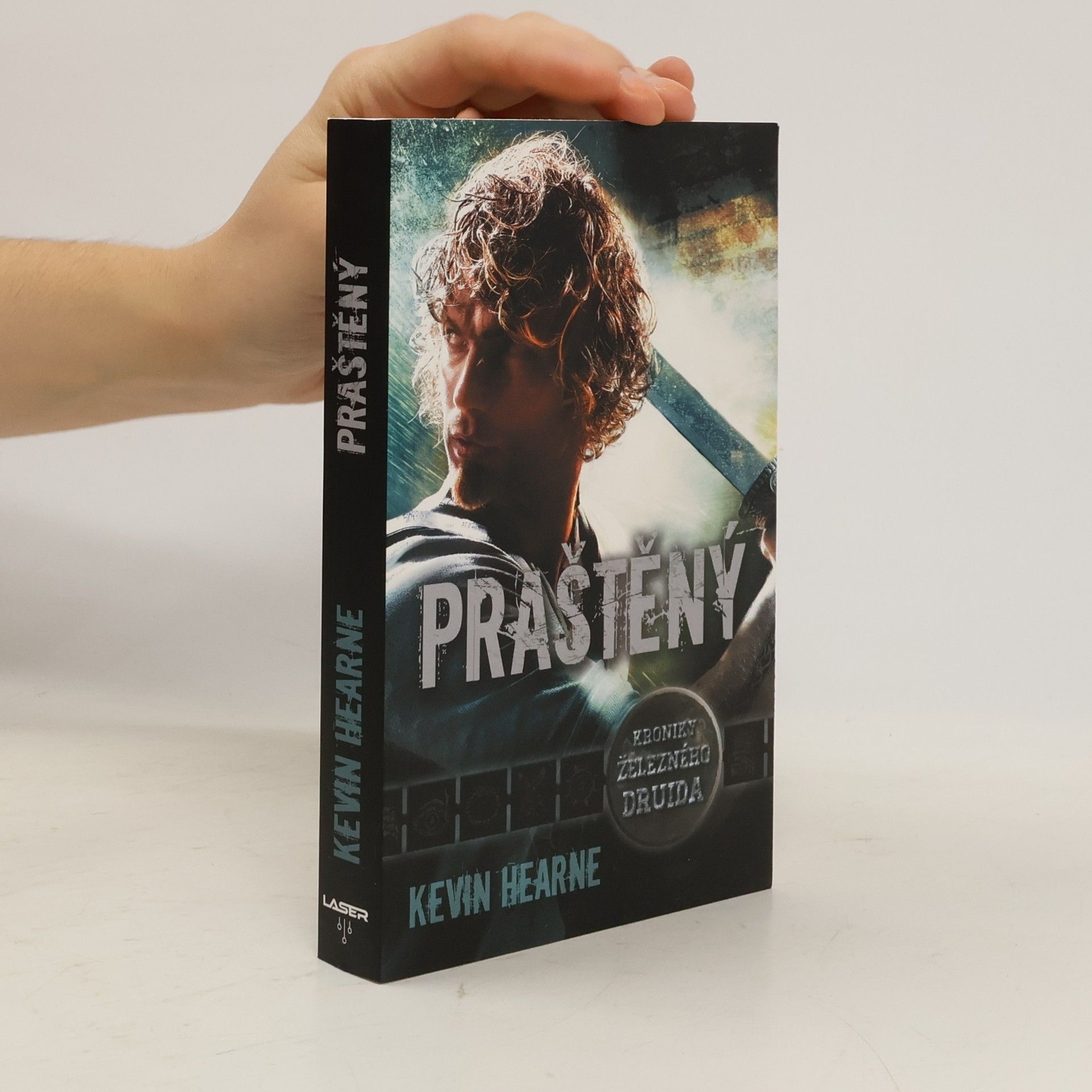 Kevin Hearne Praštěný