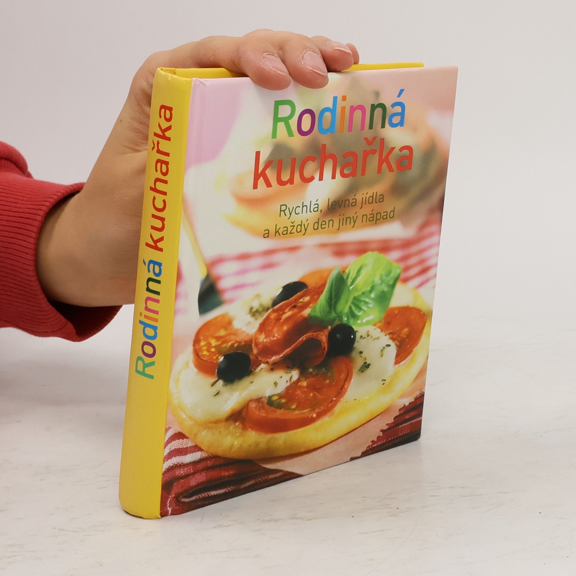 Autorenkollektiv Rodinná kuchařka