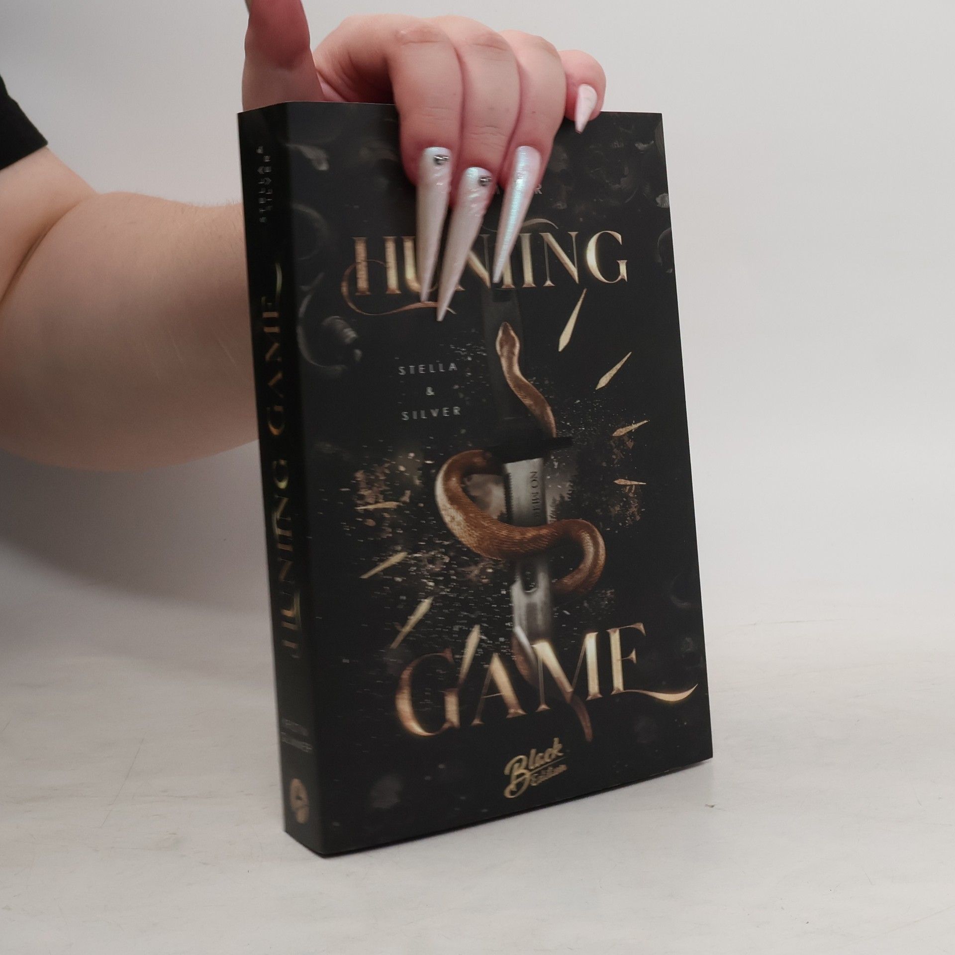 Hunting Game. Mit wunderschönem Farbschnitt