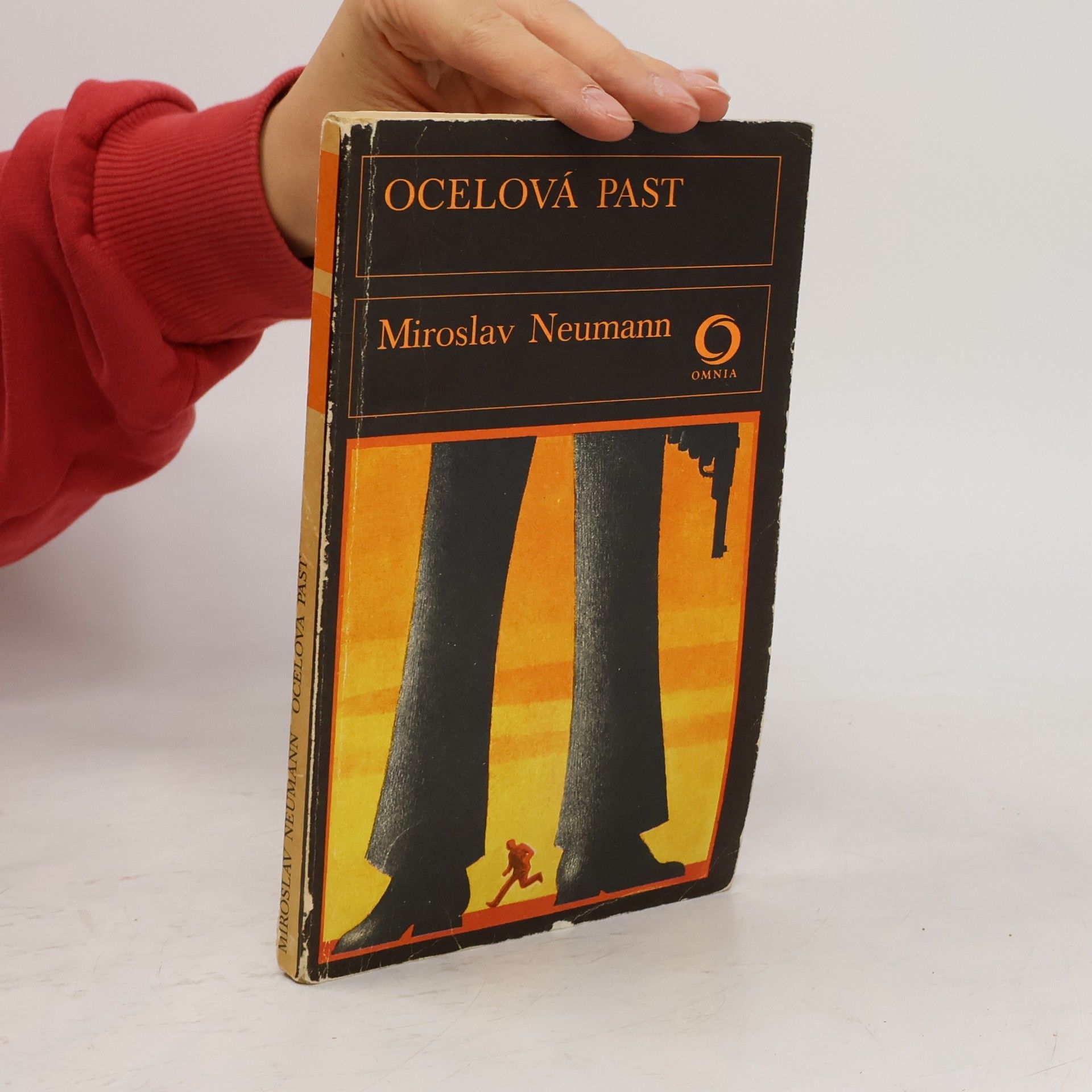 Miroslav Neumann Ocelová past