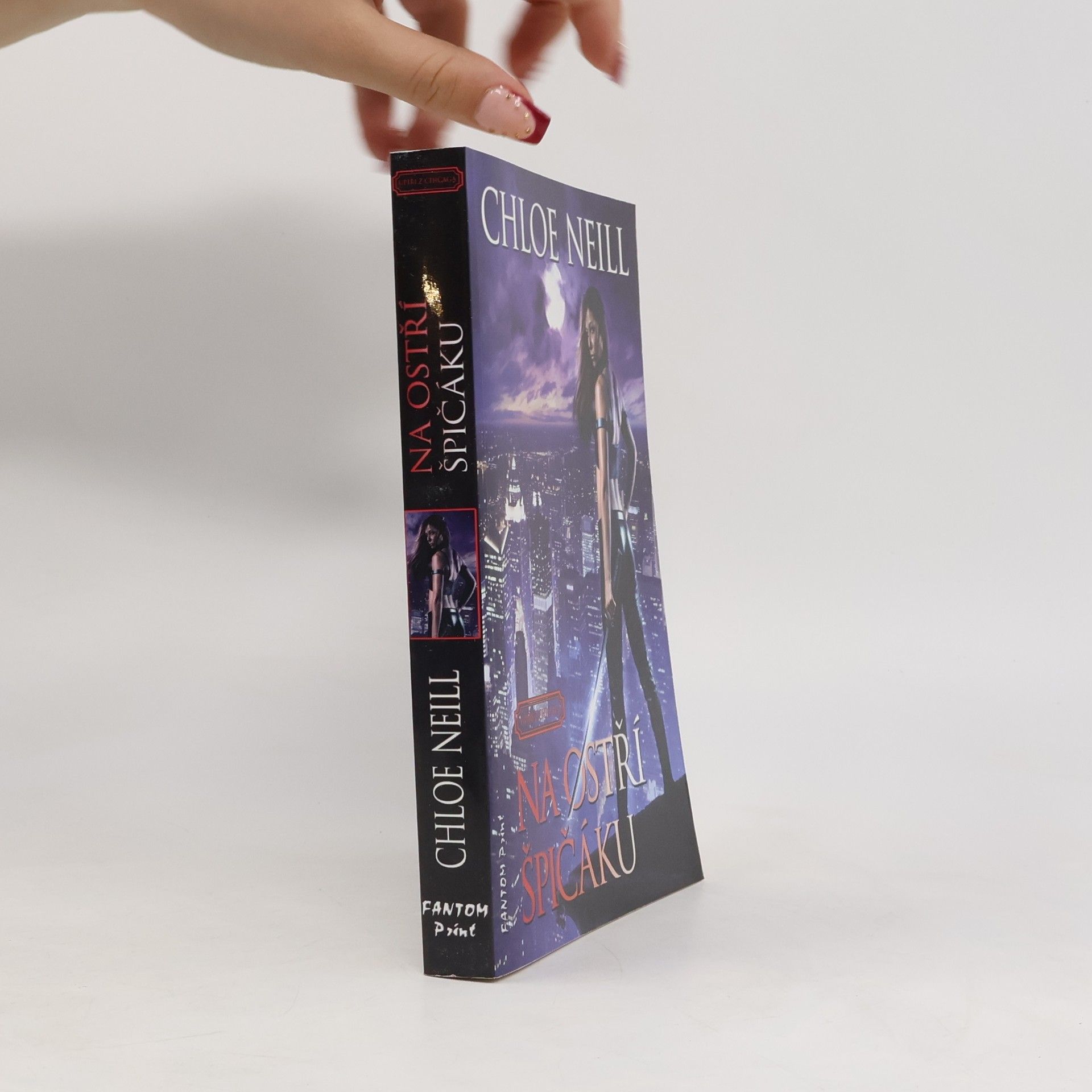 Chloe Neill Na ostří špičáku