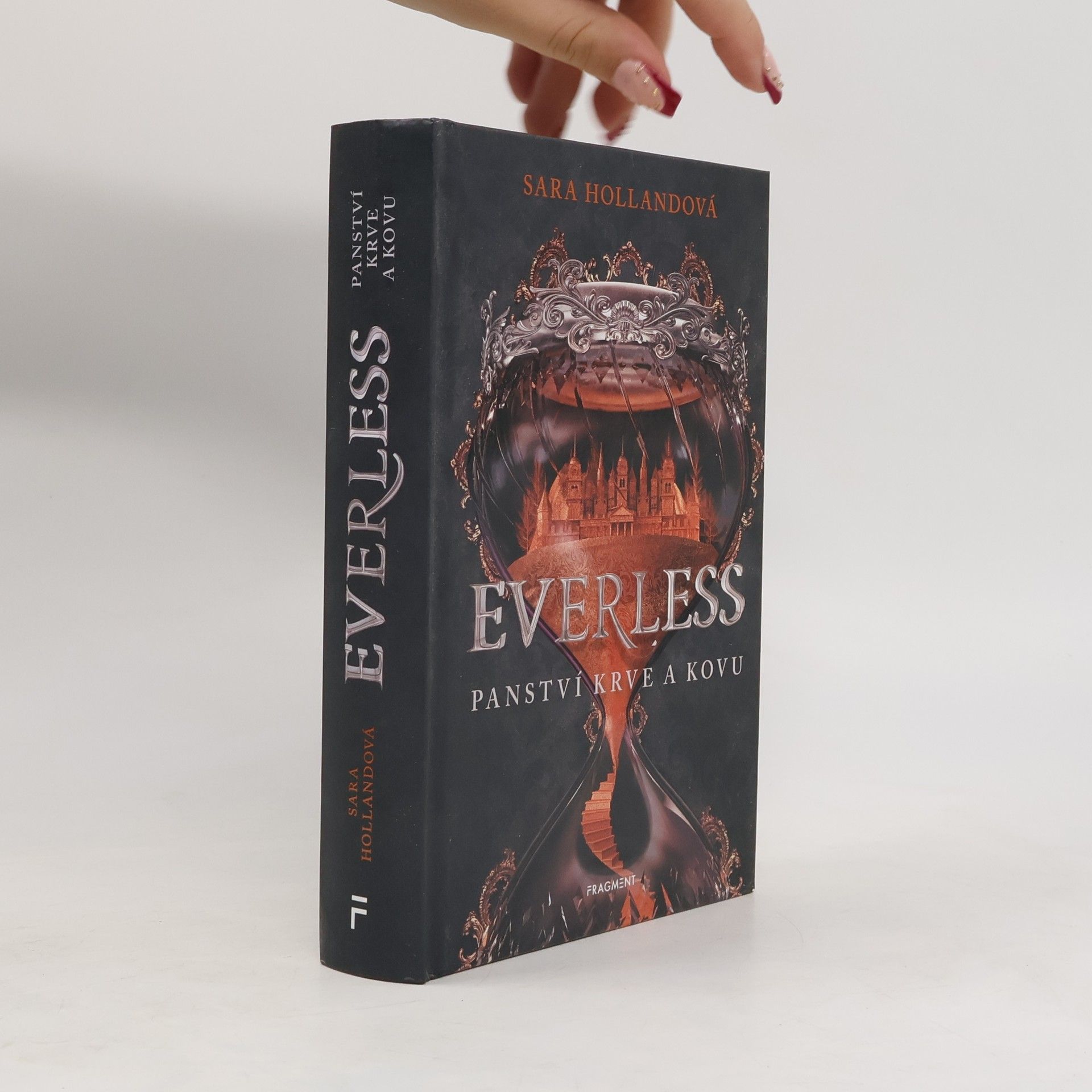 Sara Holland Everless: Panství krve a kovu