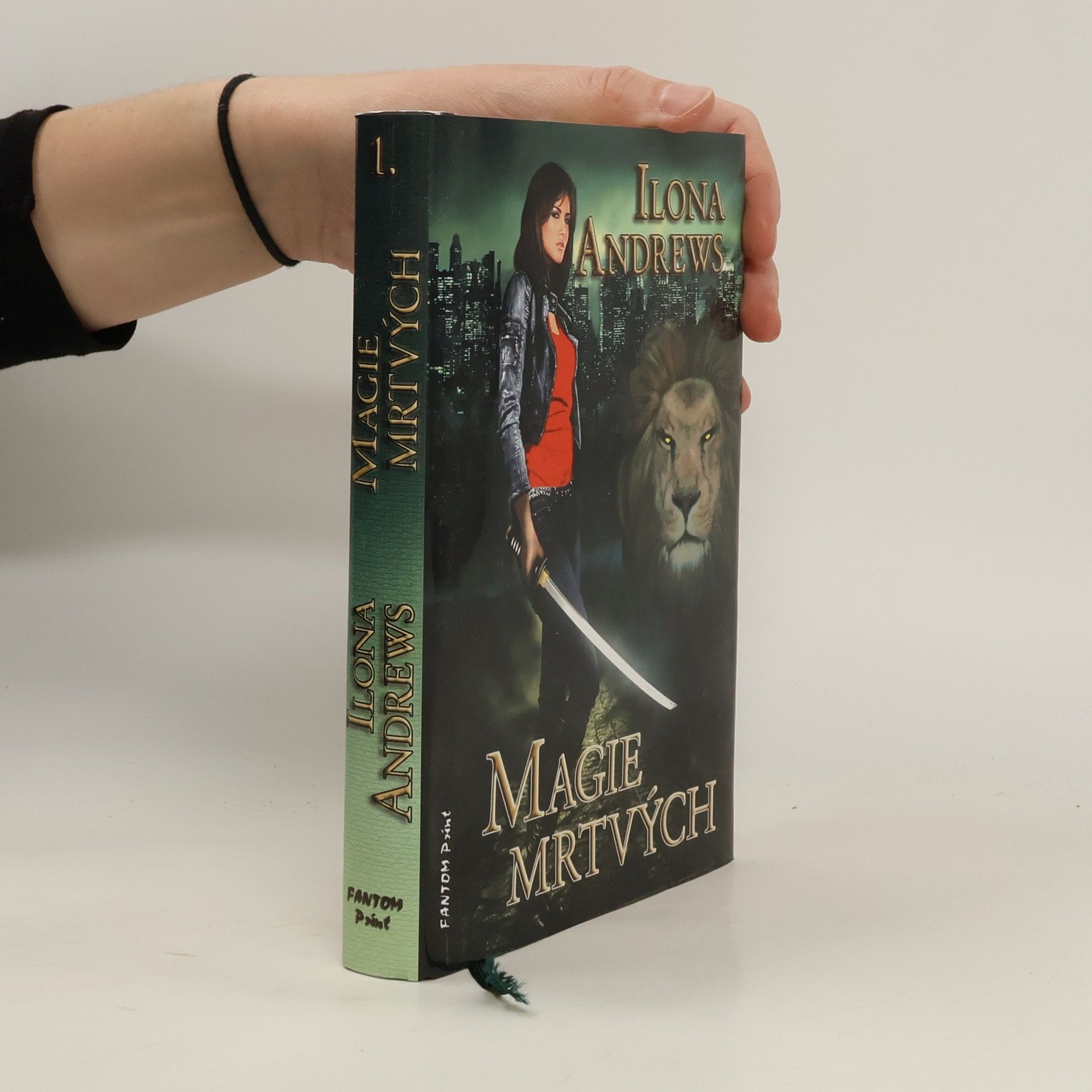 Ilona Andrews Magie mrtvých