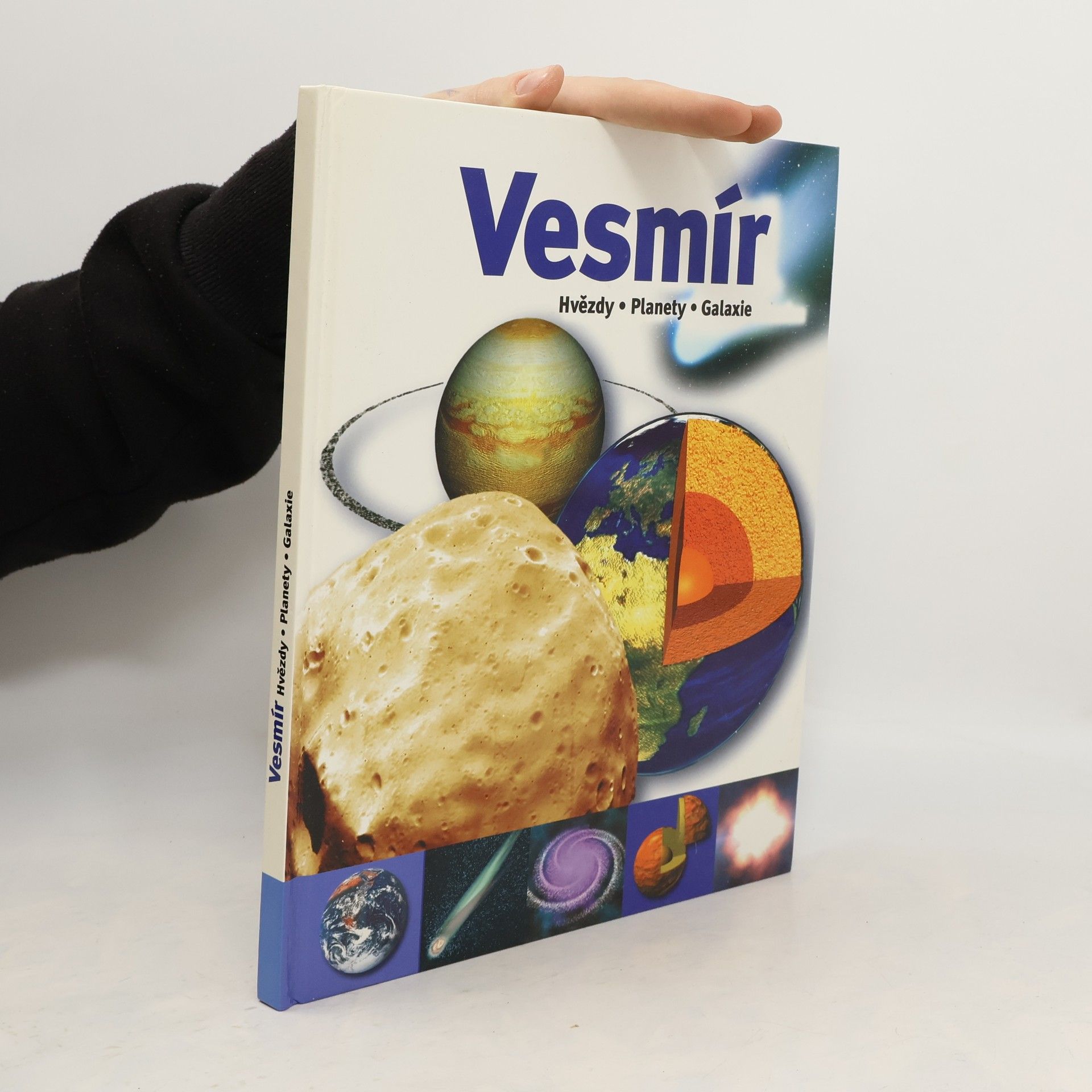 Autorenkollektiv Vesmír