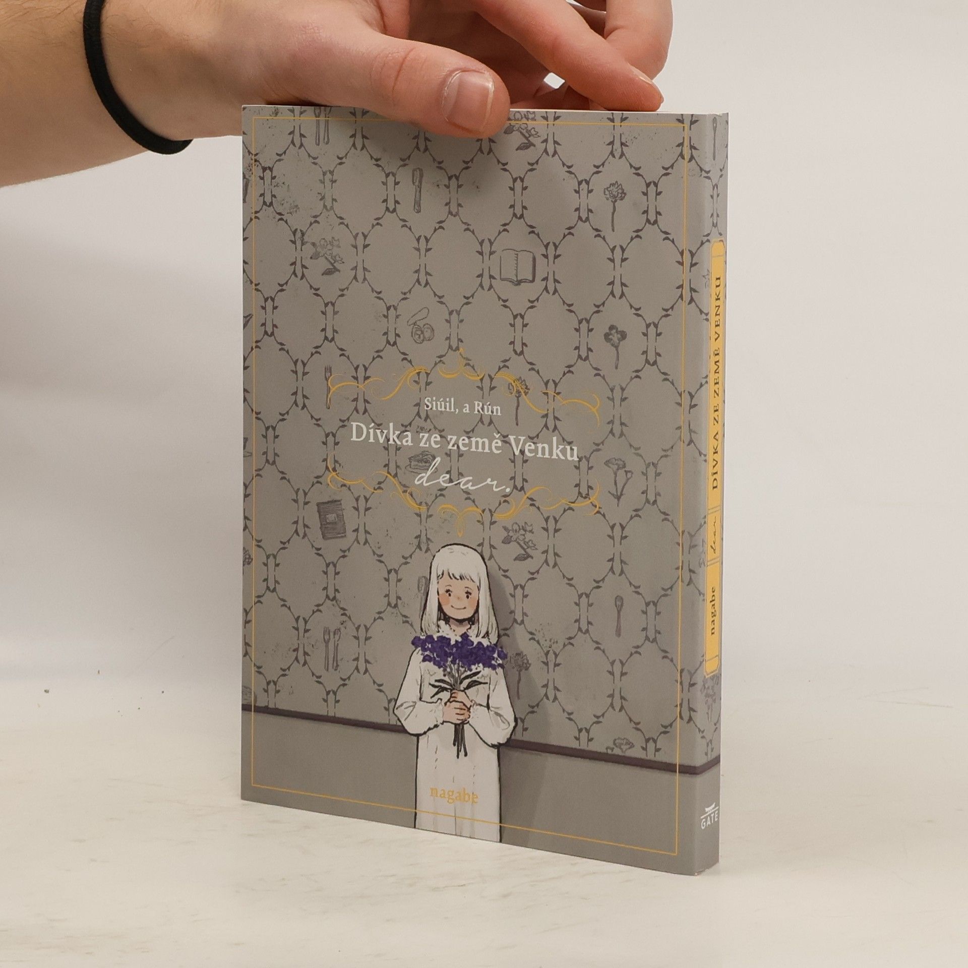 Dívka ze země Venku : dear