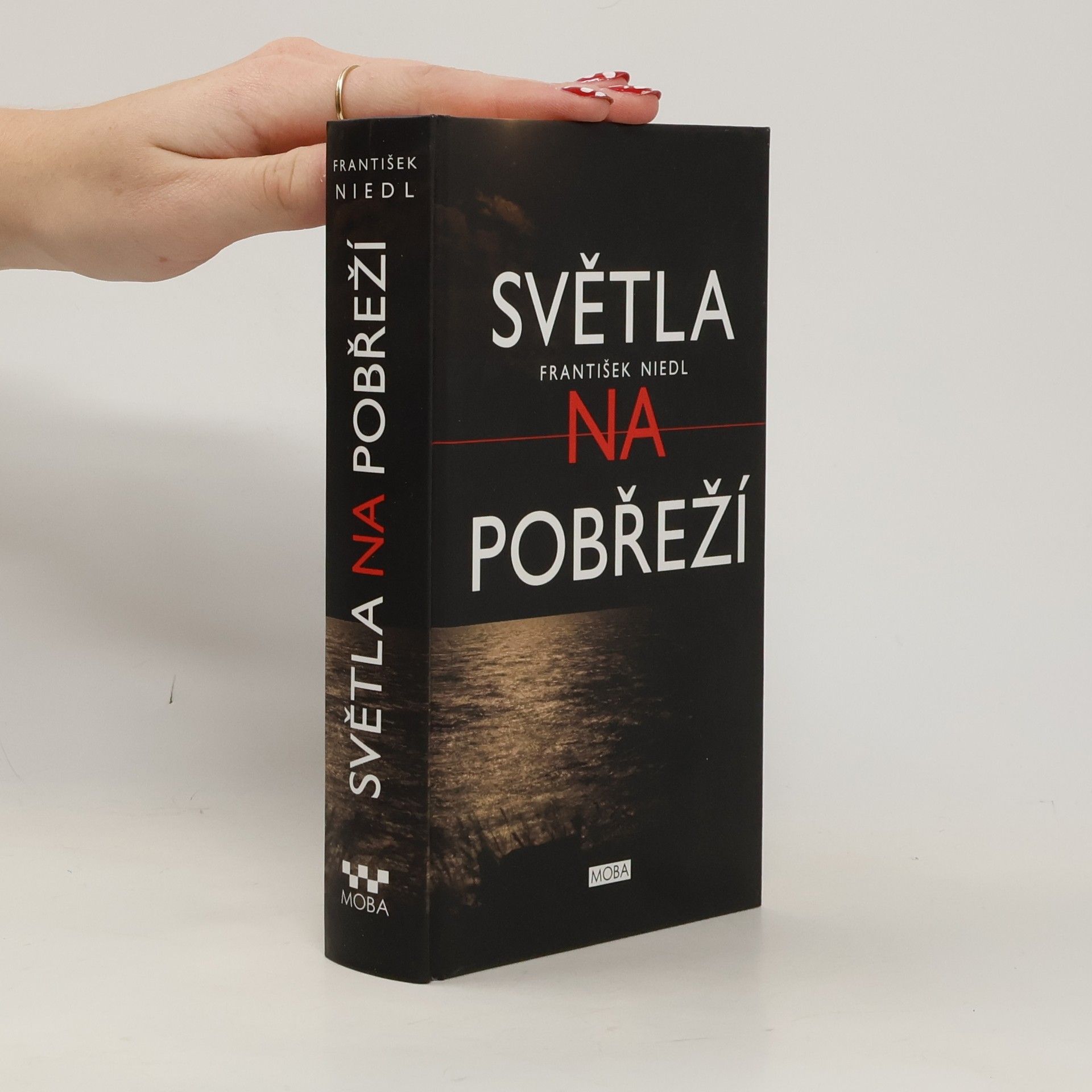 Světla na pobřeží