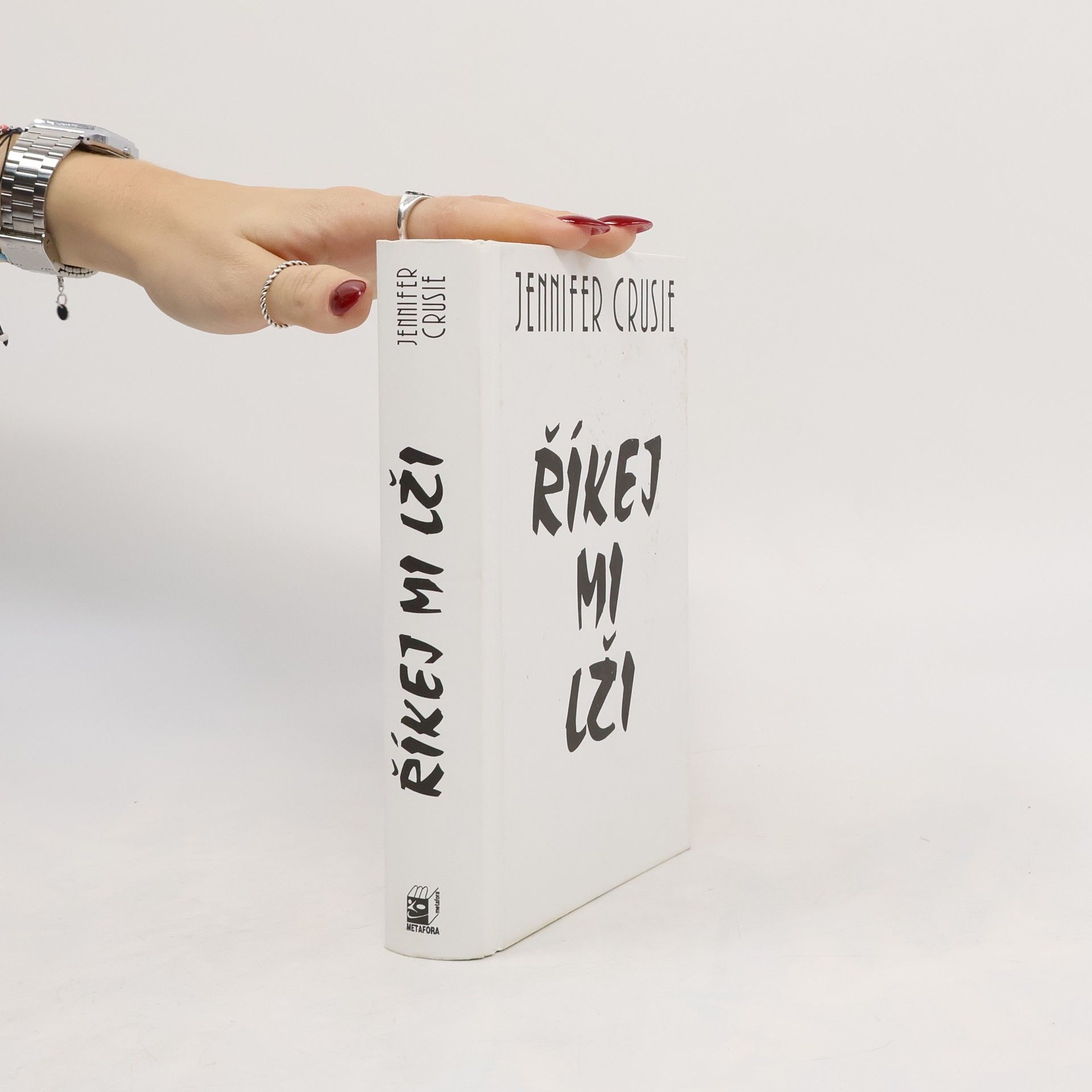 Jennifer Crusie Říkej mi lži