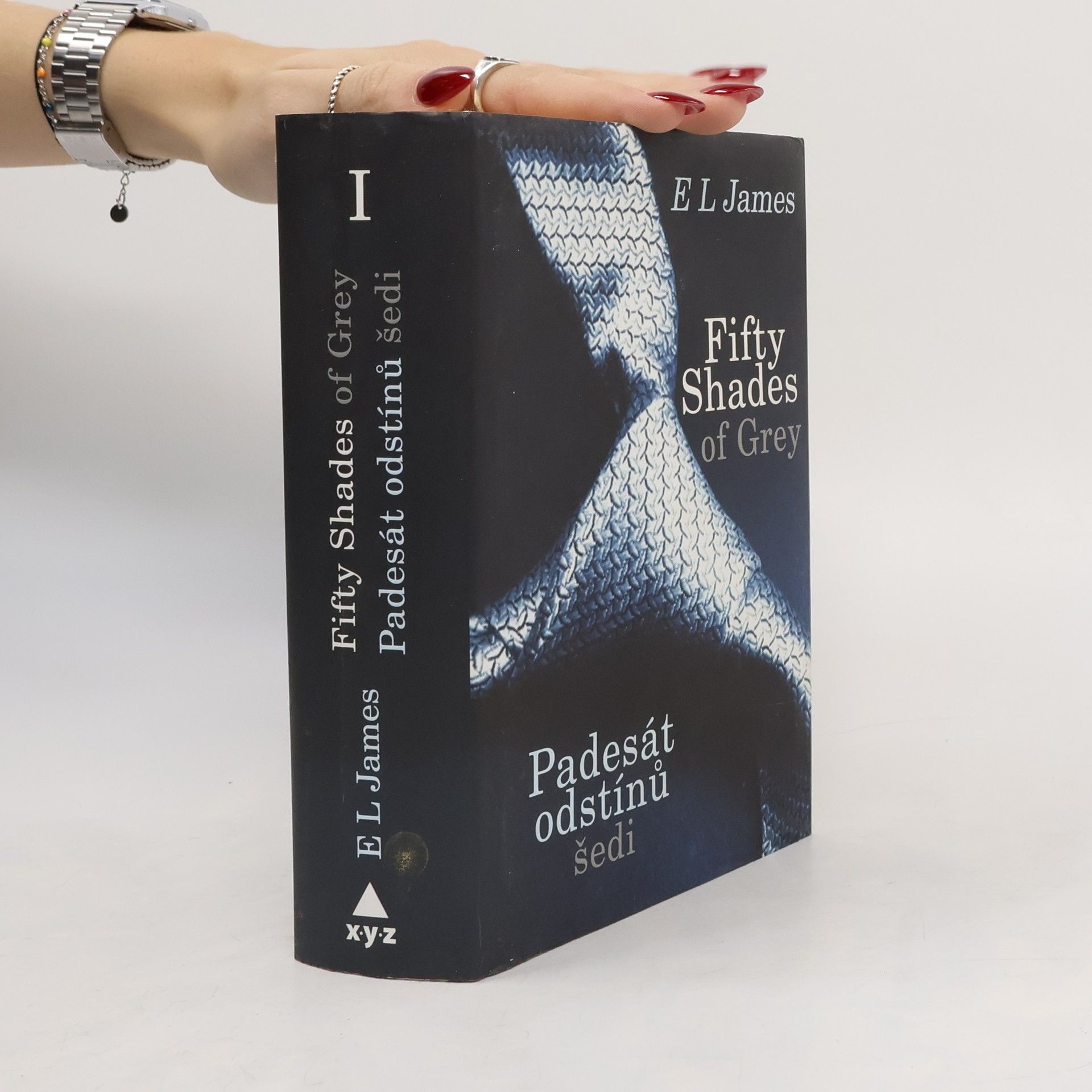 E L James Padesát odstínů šedi