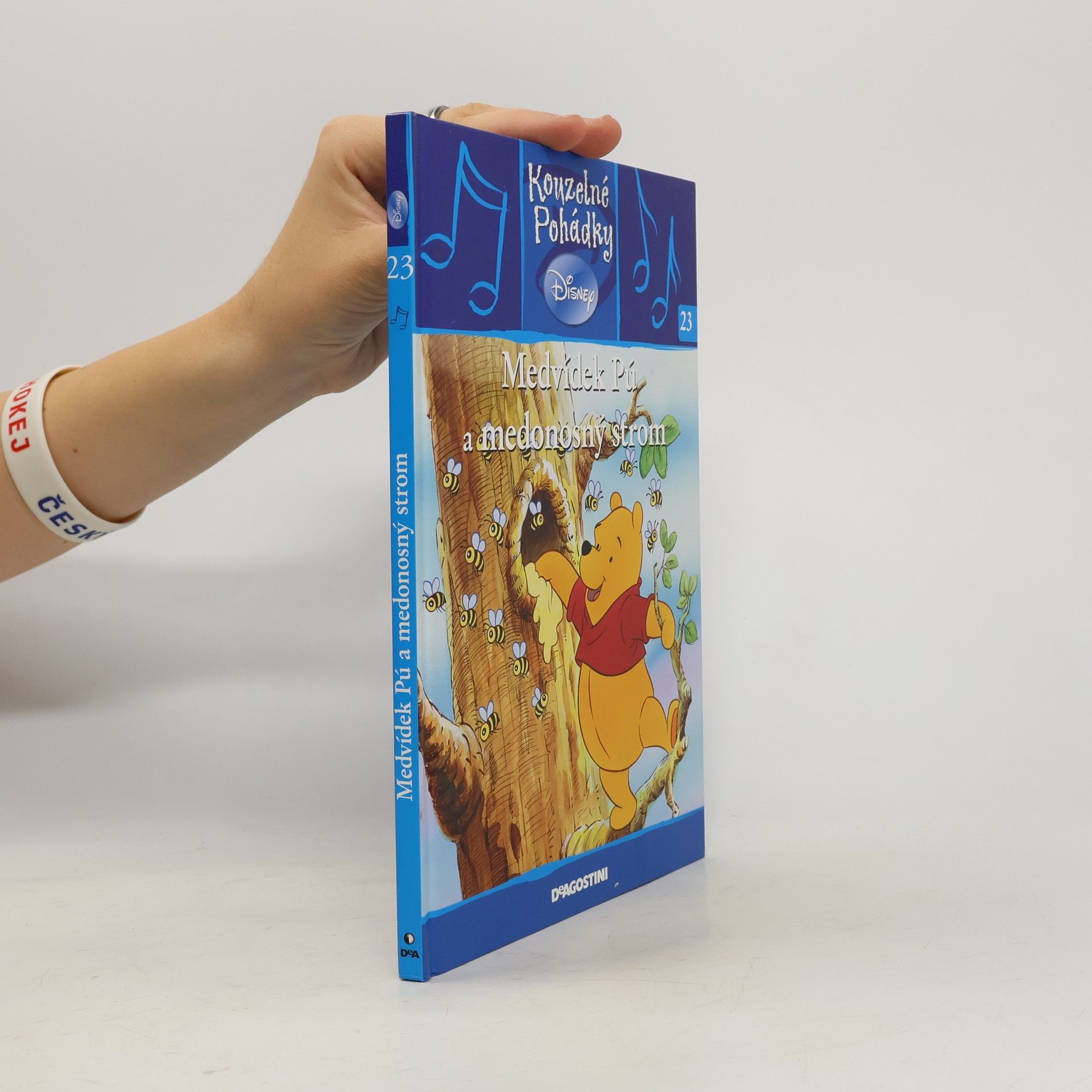 Walt Disney Kouzelné pohádky. Medvídek Pú a medonosný strom
