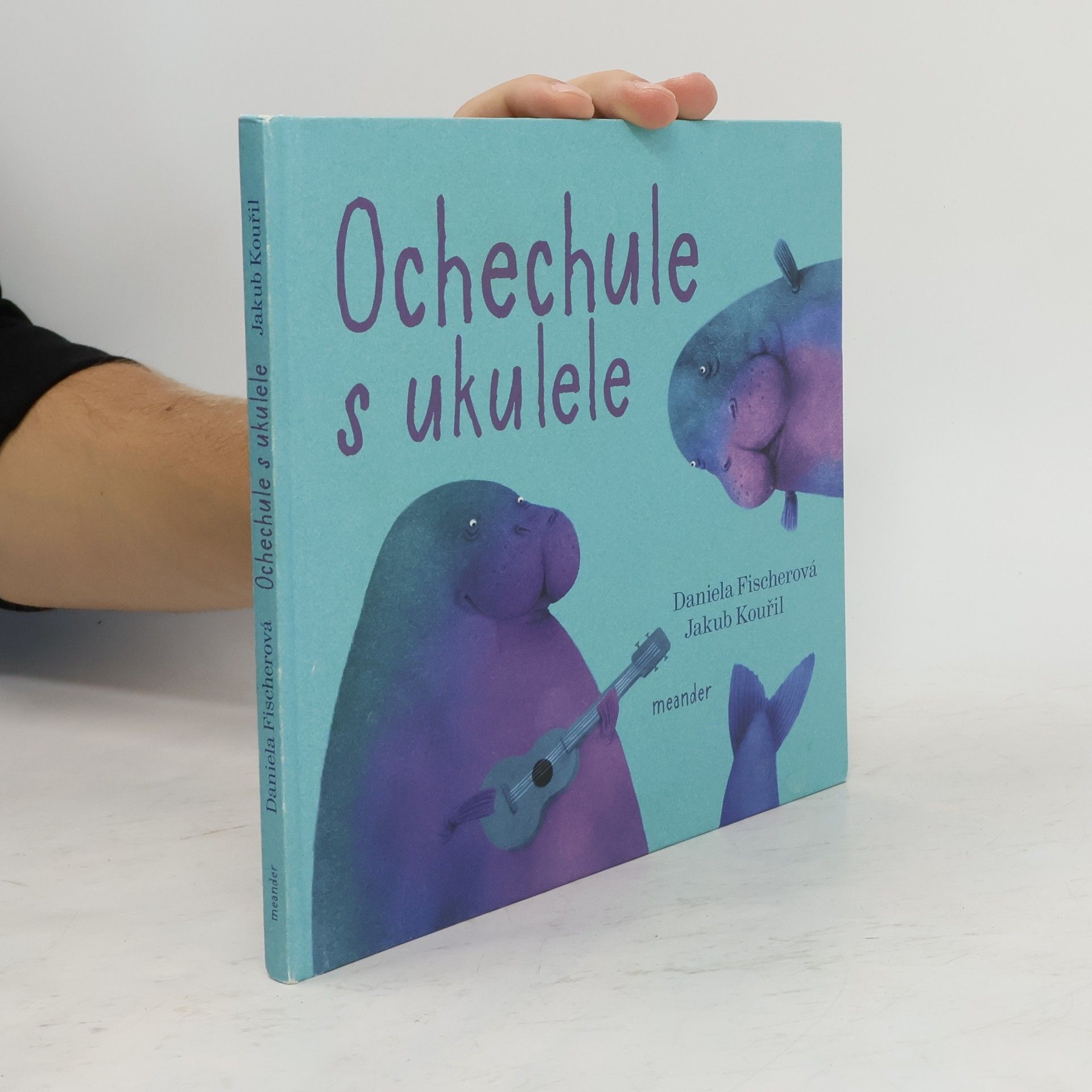 Daniela Fischer Ochechule s ukulele