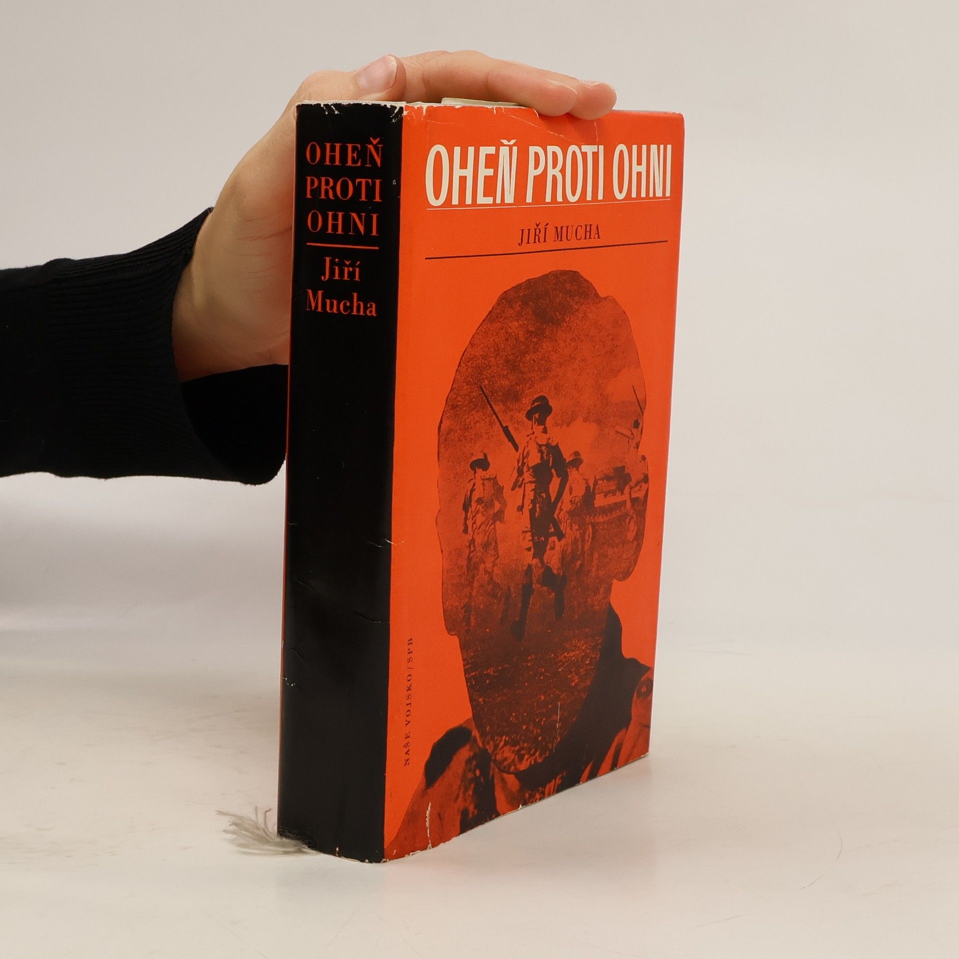 Jiří Mucha Oheň proti ohni