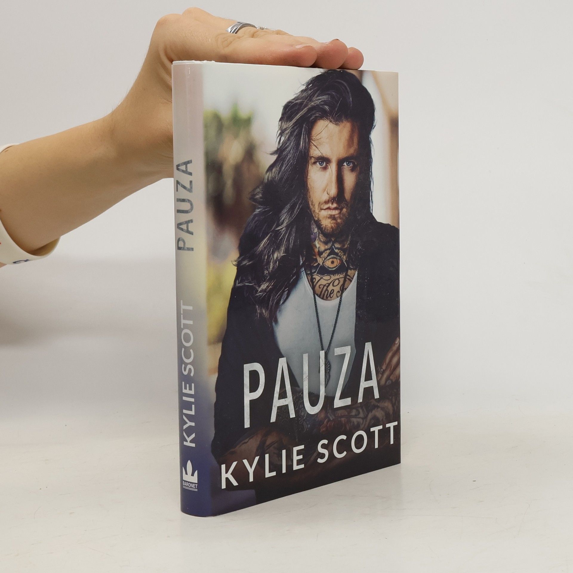 Kylie Scott Pauza