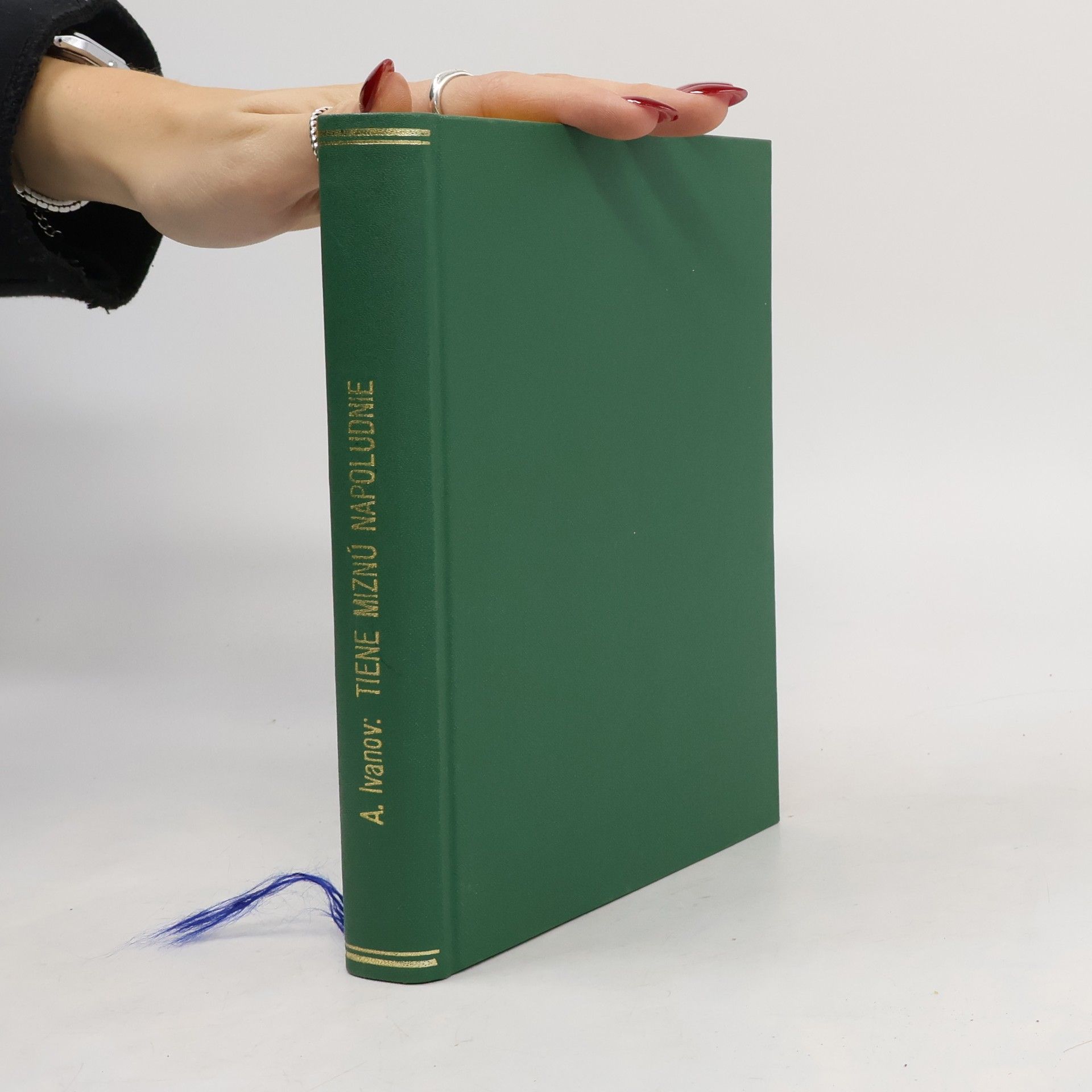 Anatolij Stepanovič Ivanov Tiene miznú napoludnie