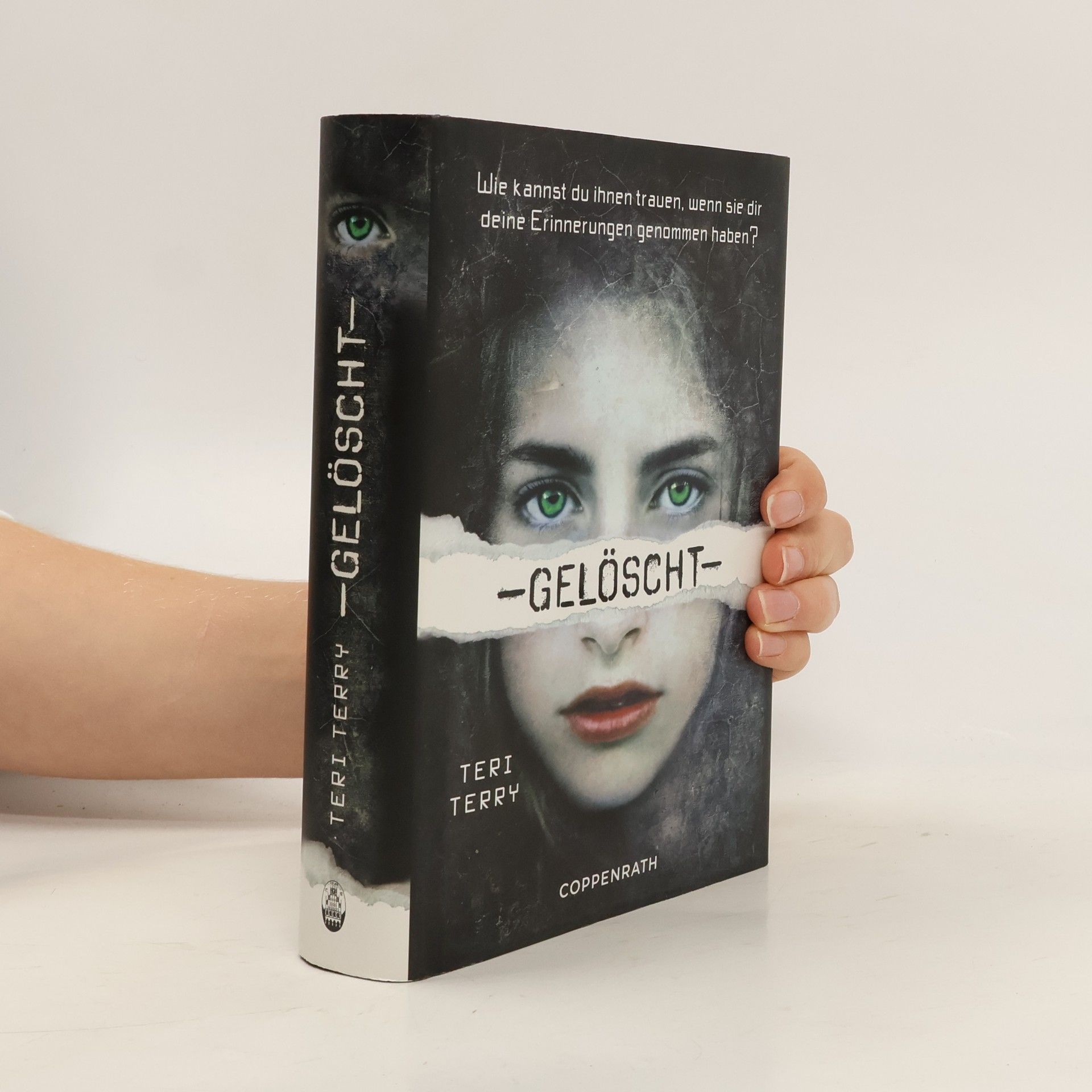 Teri Terry Gelöscht