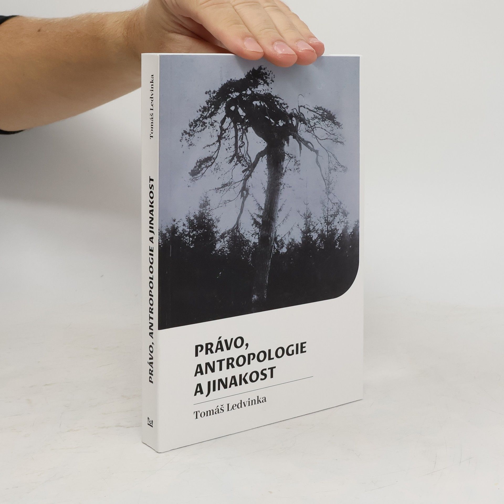 Právo, antropologie a jinakost