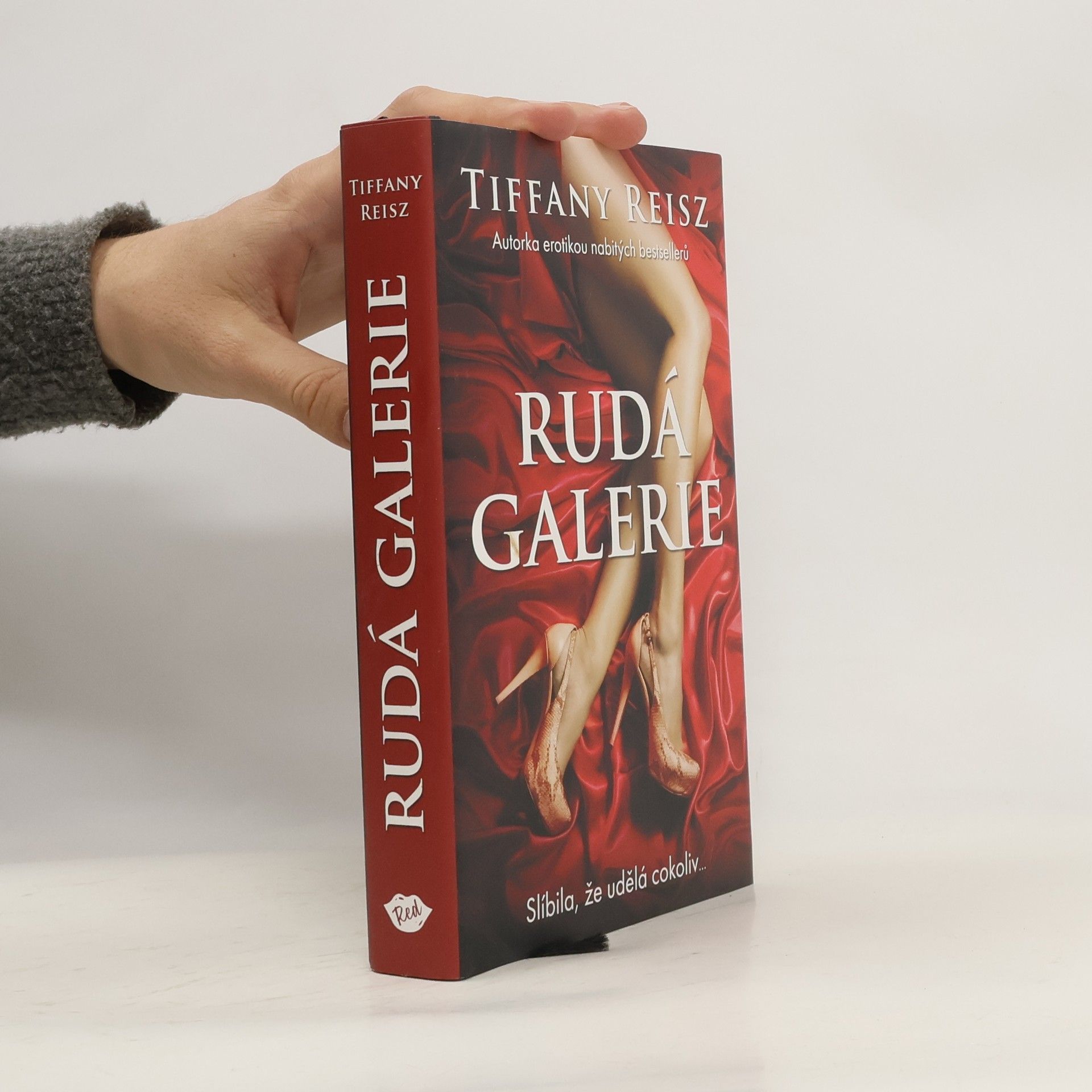 Tiffany Reisz Rudá galerie